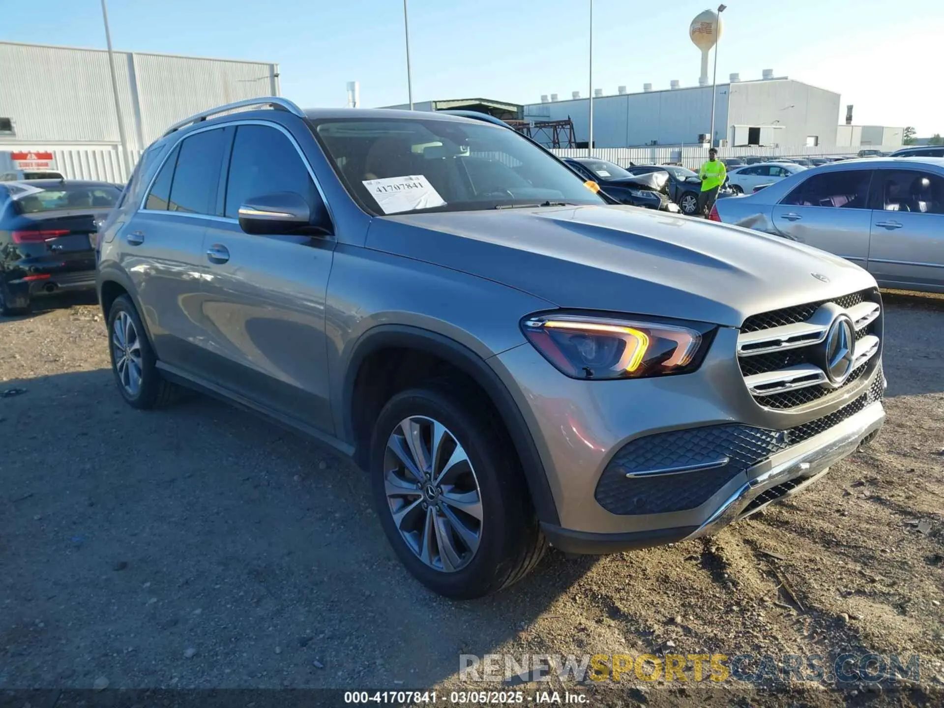 1 Photograph of a damaged car 4JGFB4KB7LA011856 MERCEDES-BENZ GLE 350 2020