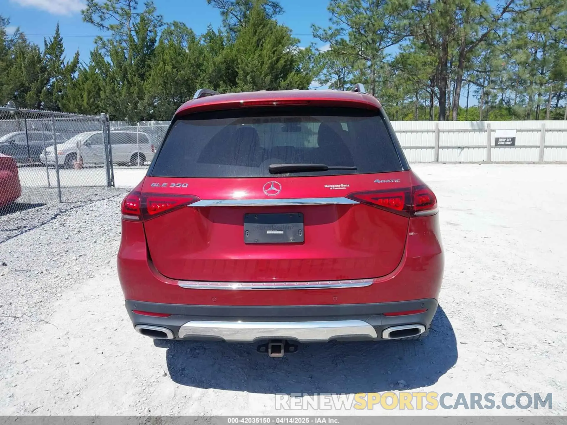16 Photograph of a damaged car 4JGFB4KB8LA035843 MERCEDES-BENZ GLE 350 2020