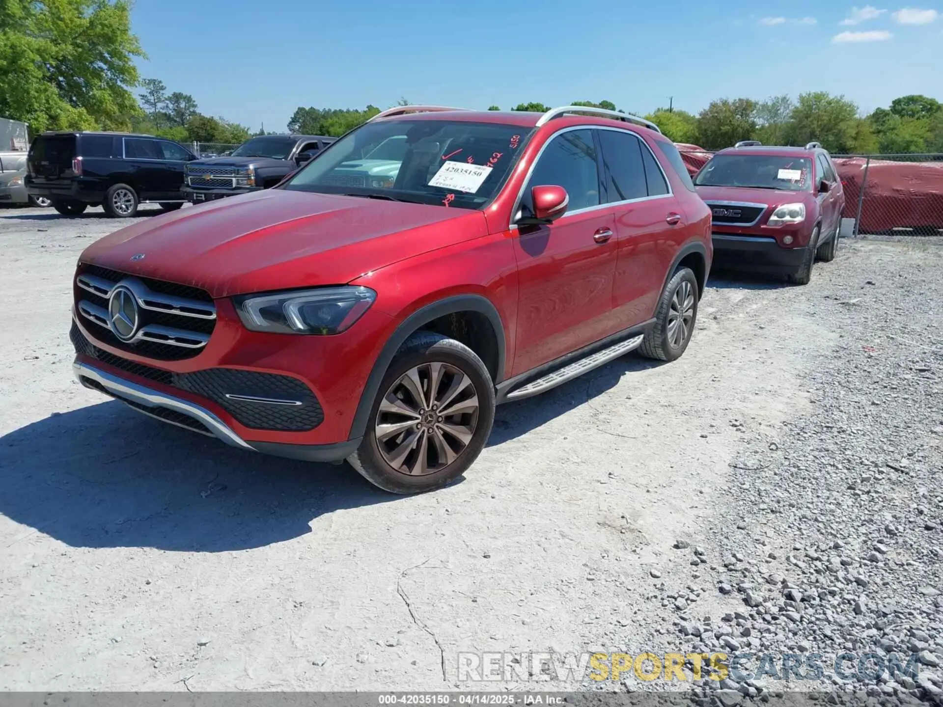 2 Photograph of a damaged car 4JGFB4KB8LA035843 MERCEDES-BENZ GLE 350 2020