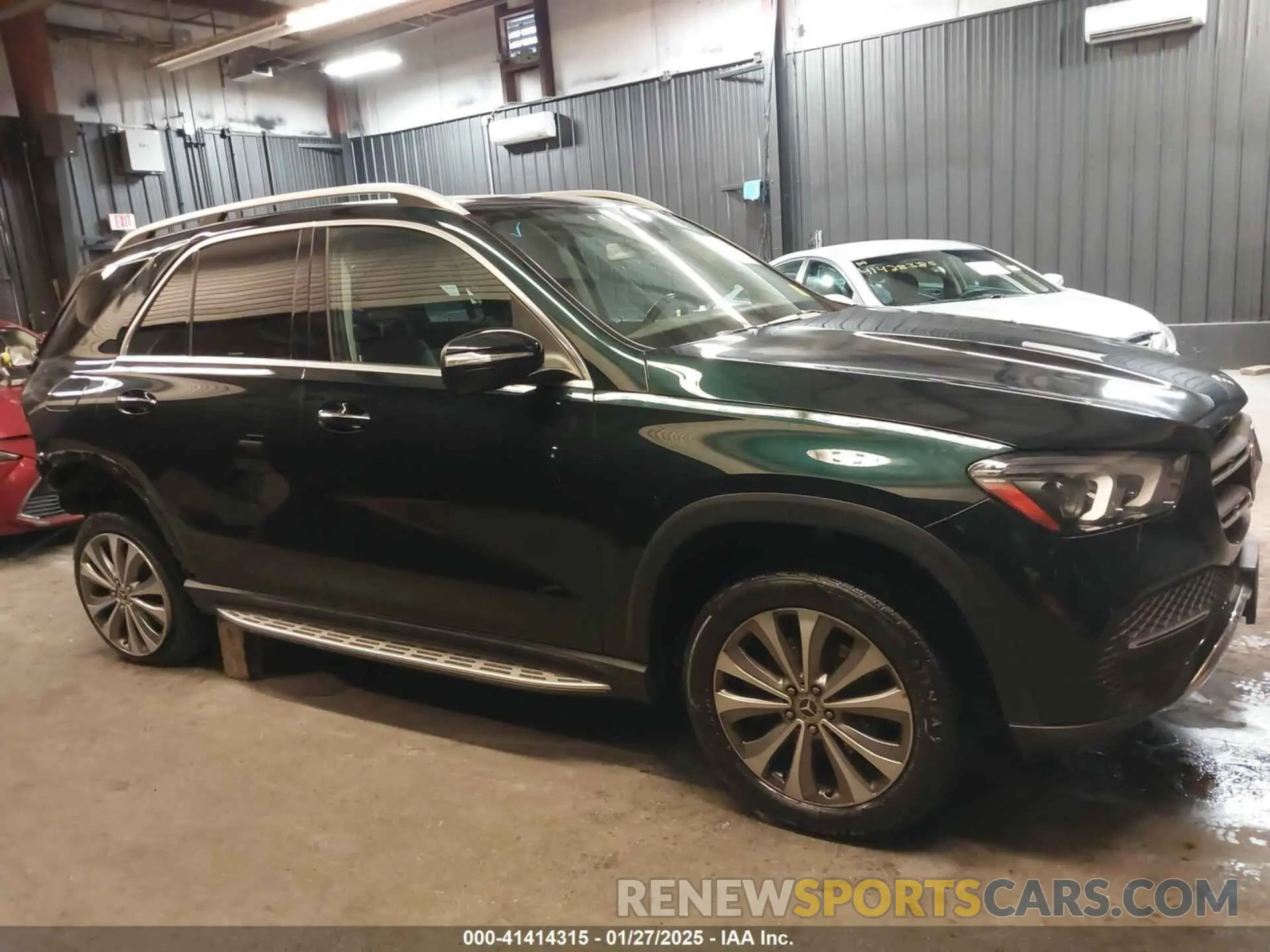 14 Photograph of a damaged car 4JGFB4KB8LA064906 MERCEDES-BENZ GLE 350 2020