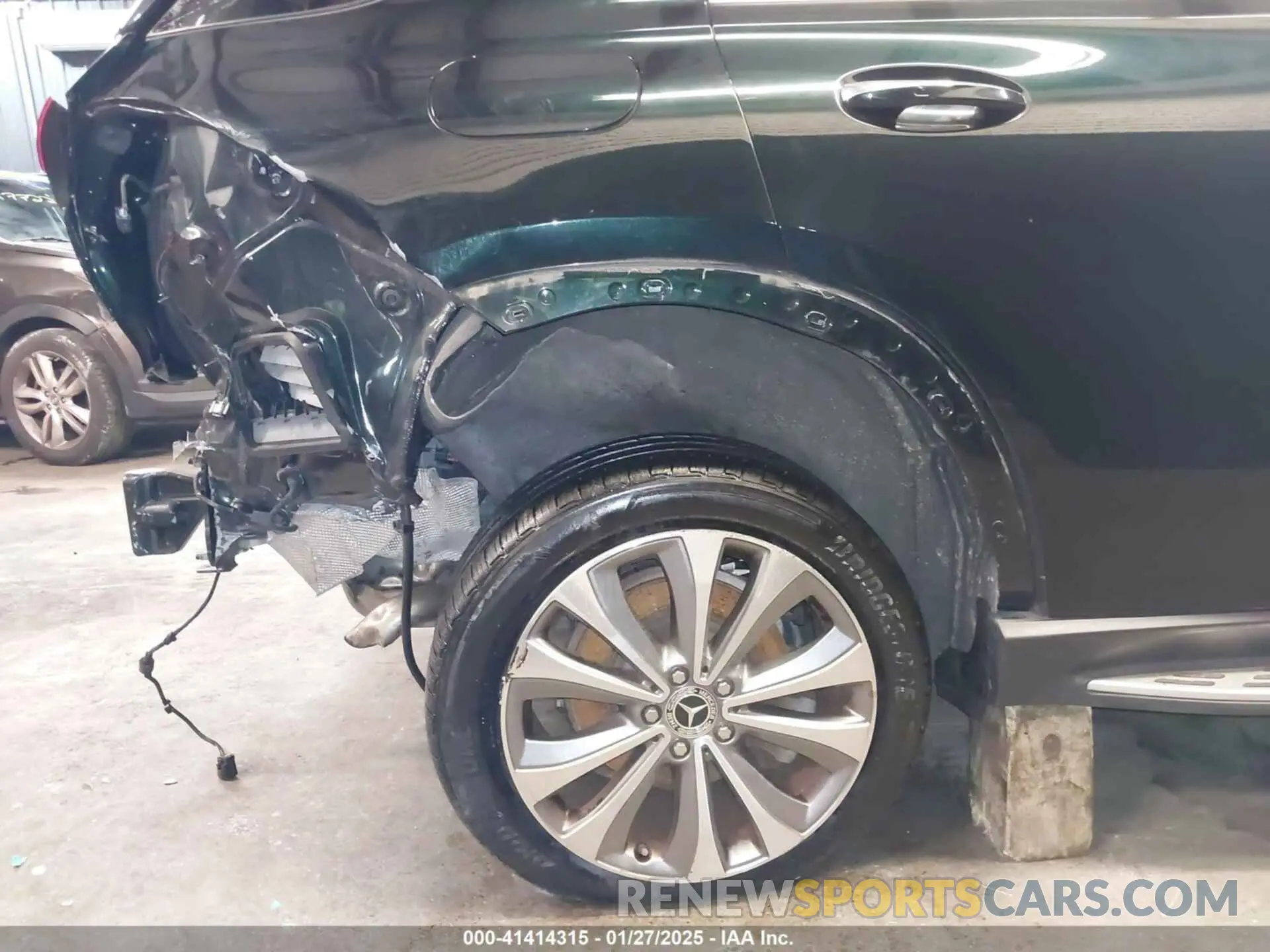 19 Photograph of a damaged car 4JGFB4KB8LA064906 MERCEDES-BENZ GLE 350 2020