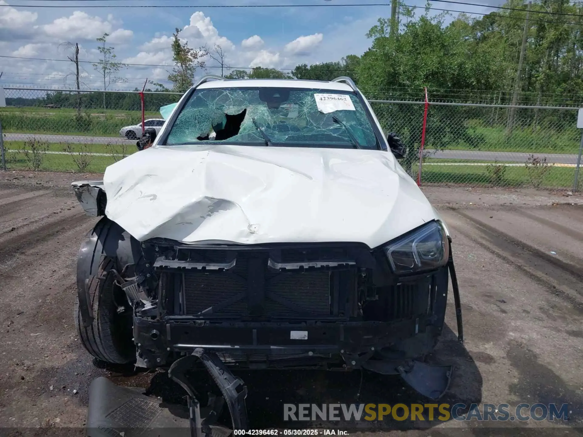 12 Photograph of a damaged car 4JGFB4KB8LA080720 MERCEDES-BENZ GLE 350 2020
