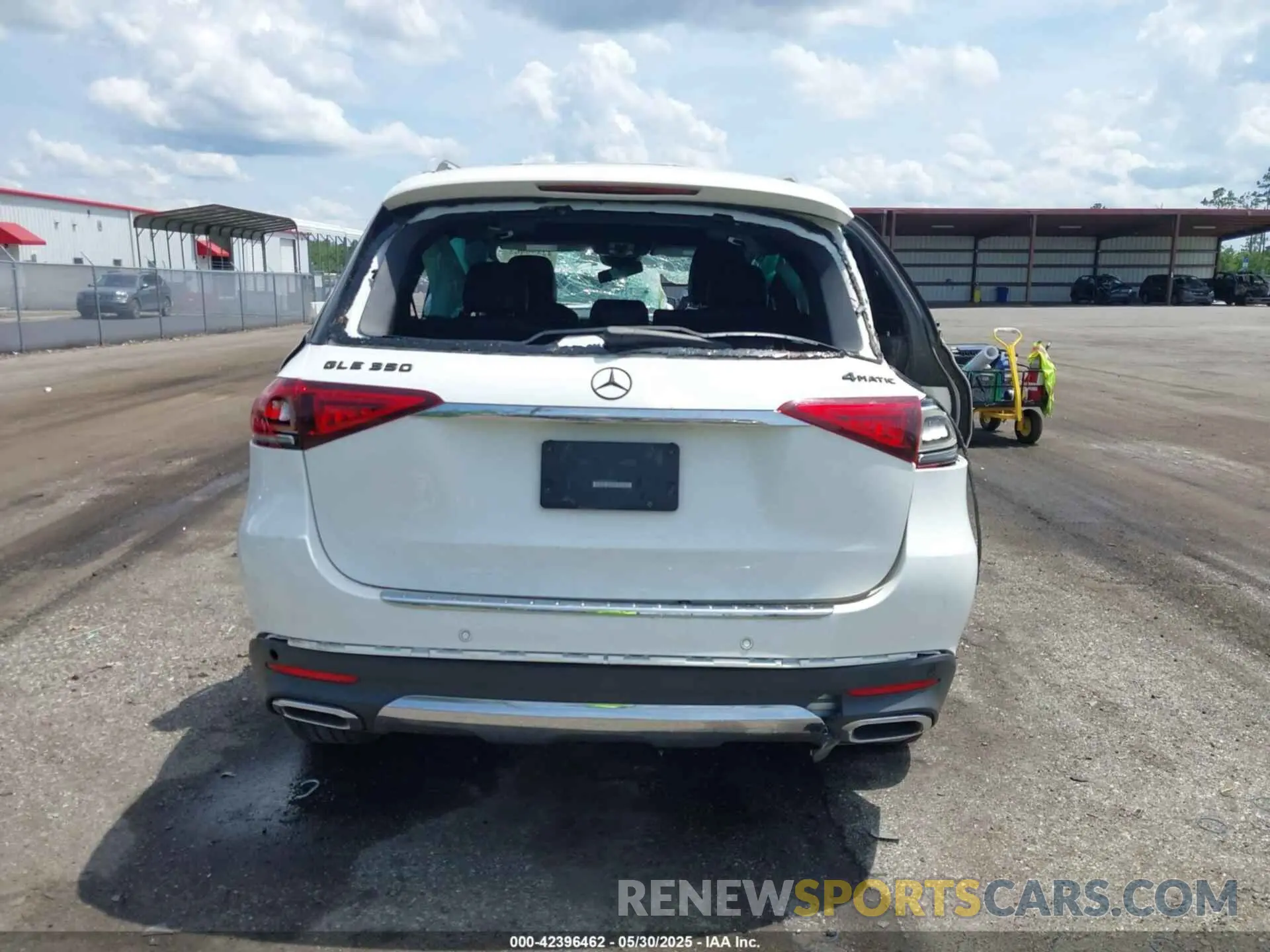 16 Photograph of a damaged car 4JGFB4KB8LA080720 MERCEDES-BENZ GLE 350 2020