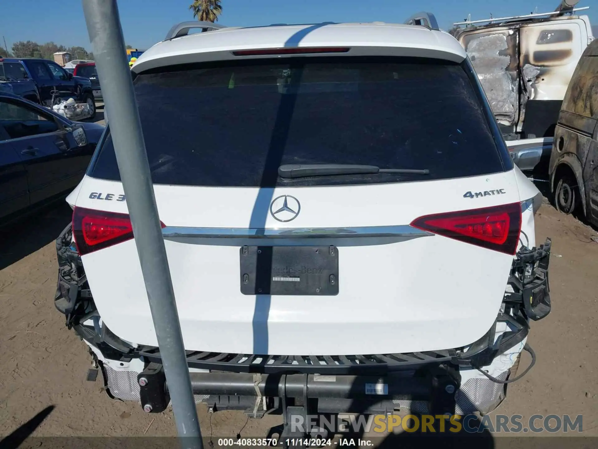 17 Photograph of a damaged car 4JGFB4KB9LA171754 MERCEDES-BENZ GLE 350 2020