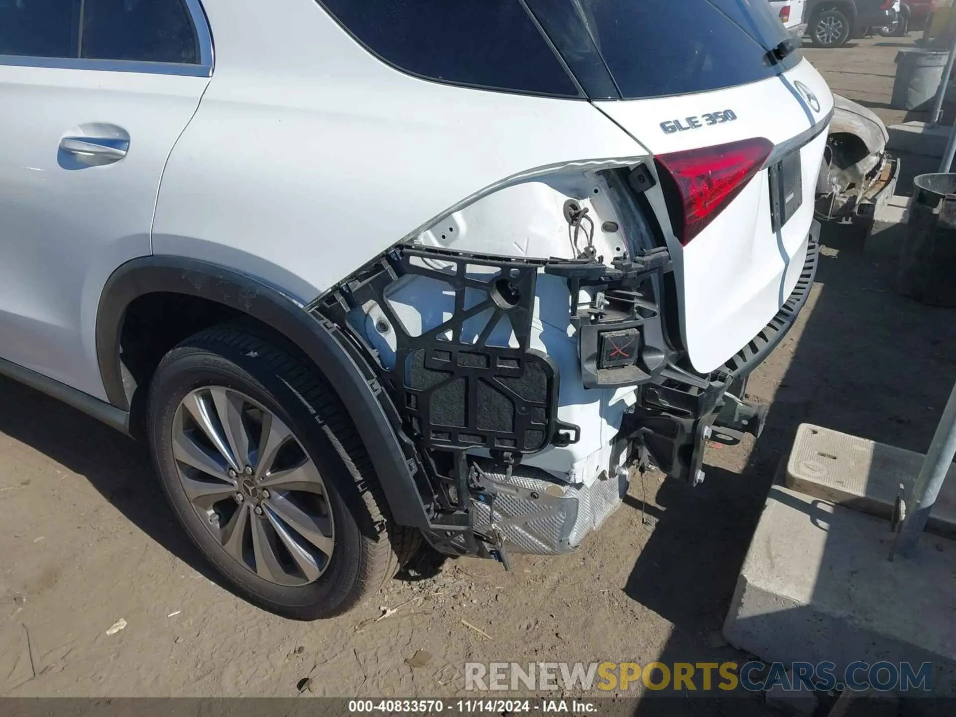 19 Photograph of a damaged car 4JGFB4KB9LA171754 MERCEDES-BENZ GLE 350 2020