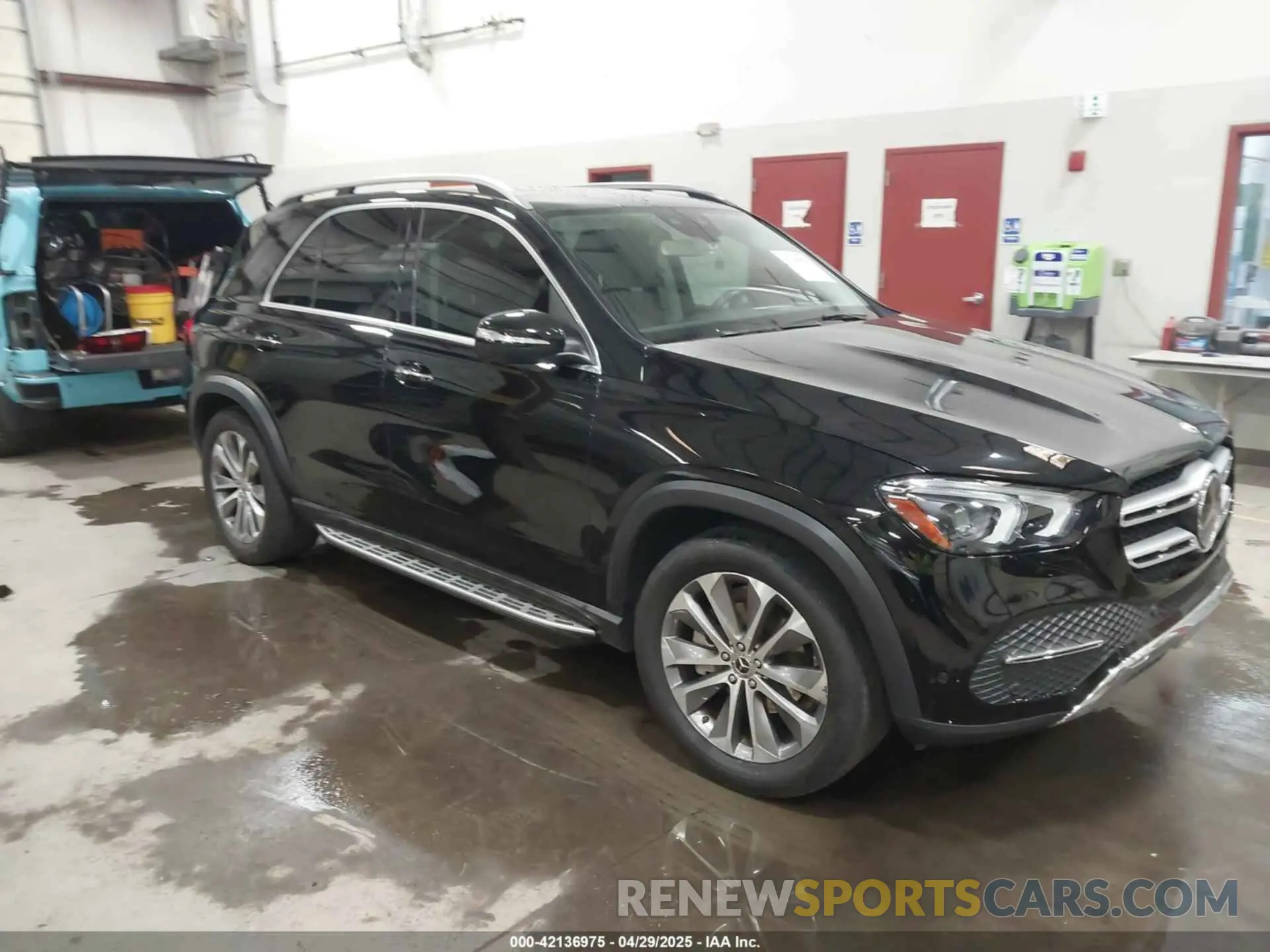 1 Photograph of a damaged car 4JGFB4KE0LA013524 MERCEDES-BENZ GLE 350 2020