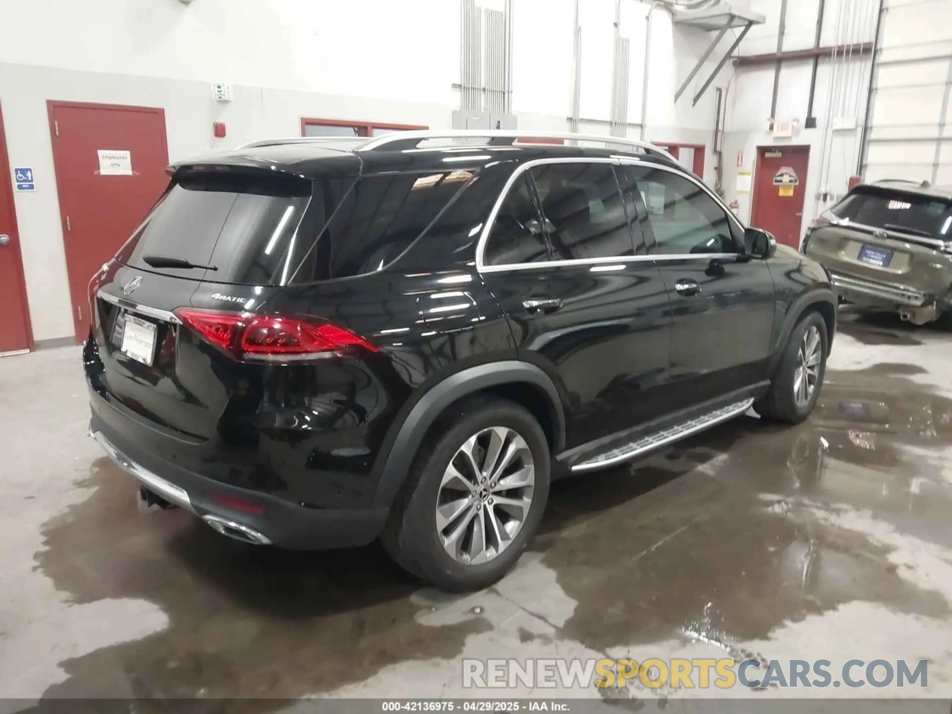 4 Photograph of a damaged car 4JGFB4KE0LA013524 MERCEDES-BENZ GLE 350 2020