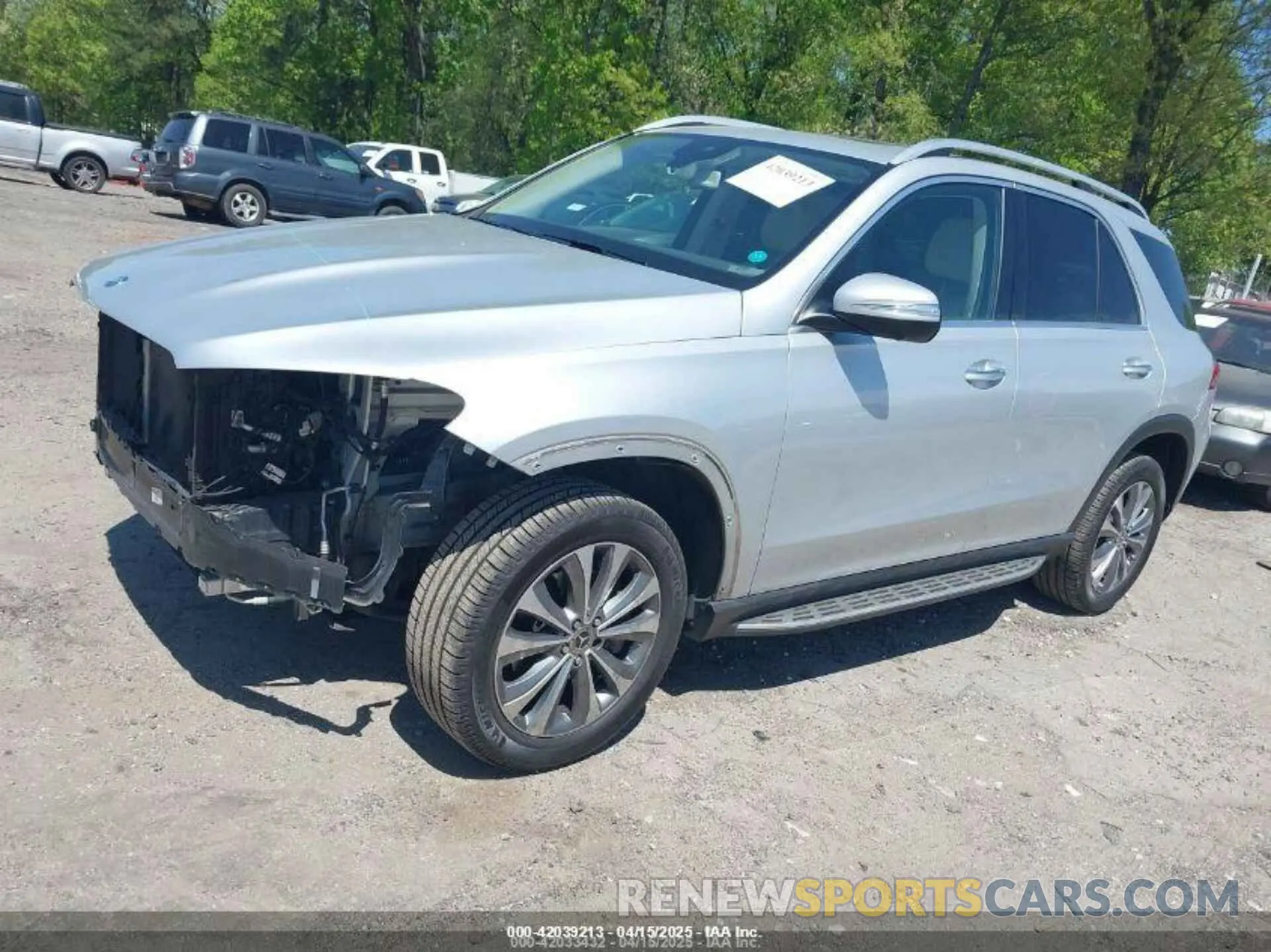 2 Photograph of a damaged car 4JGFB4KE0LA031263 MERCEDES-BENZ GLE 350 2020