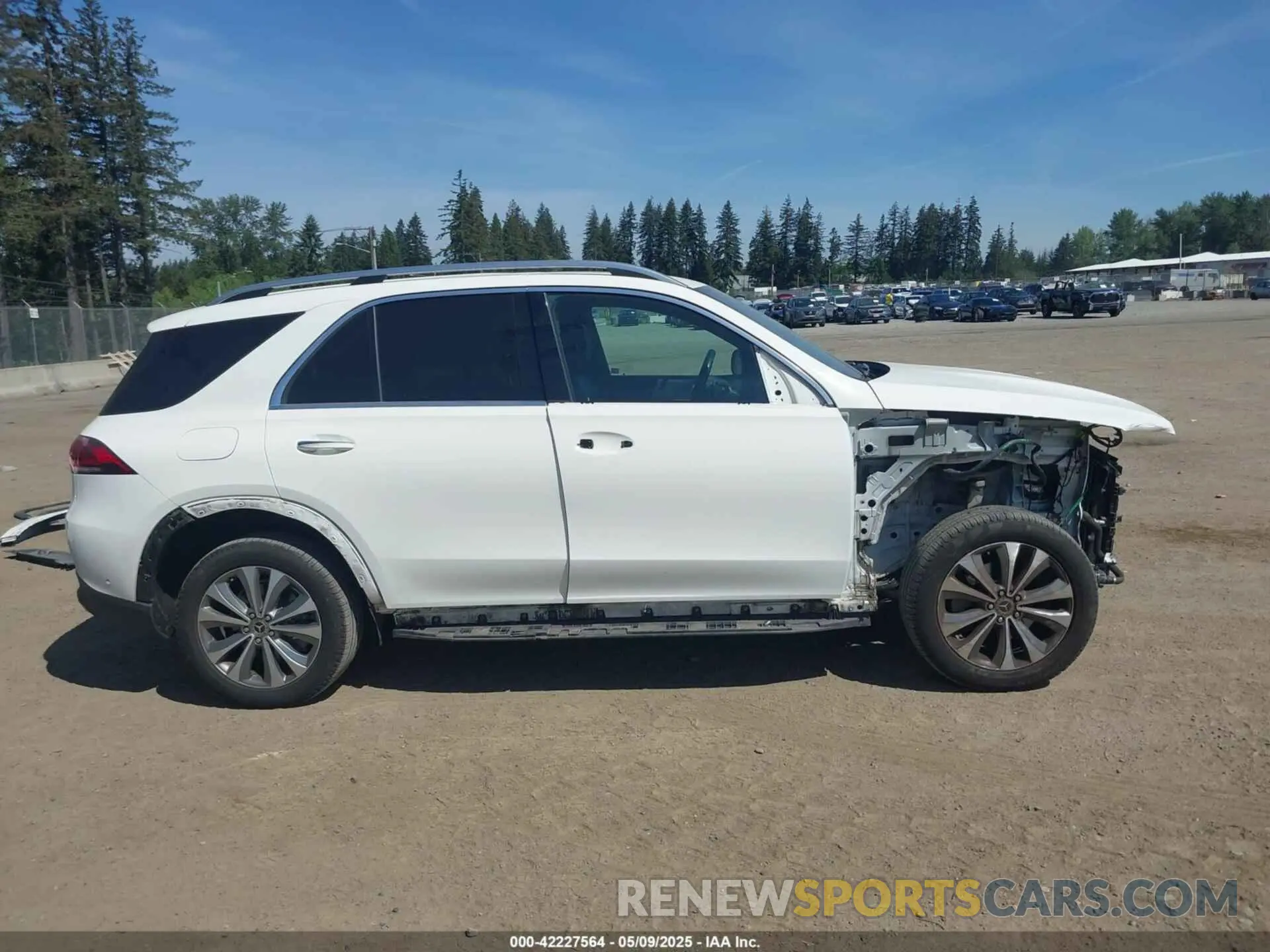 14 Photograph of a damaged car 4JGFB4KE5LA052271 MERCEDES-BENZ GLE 350 2020