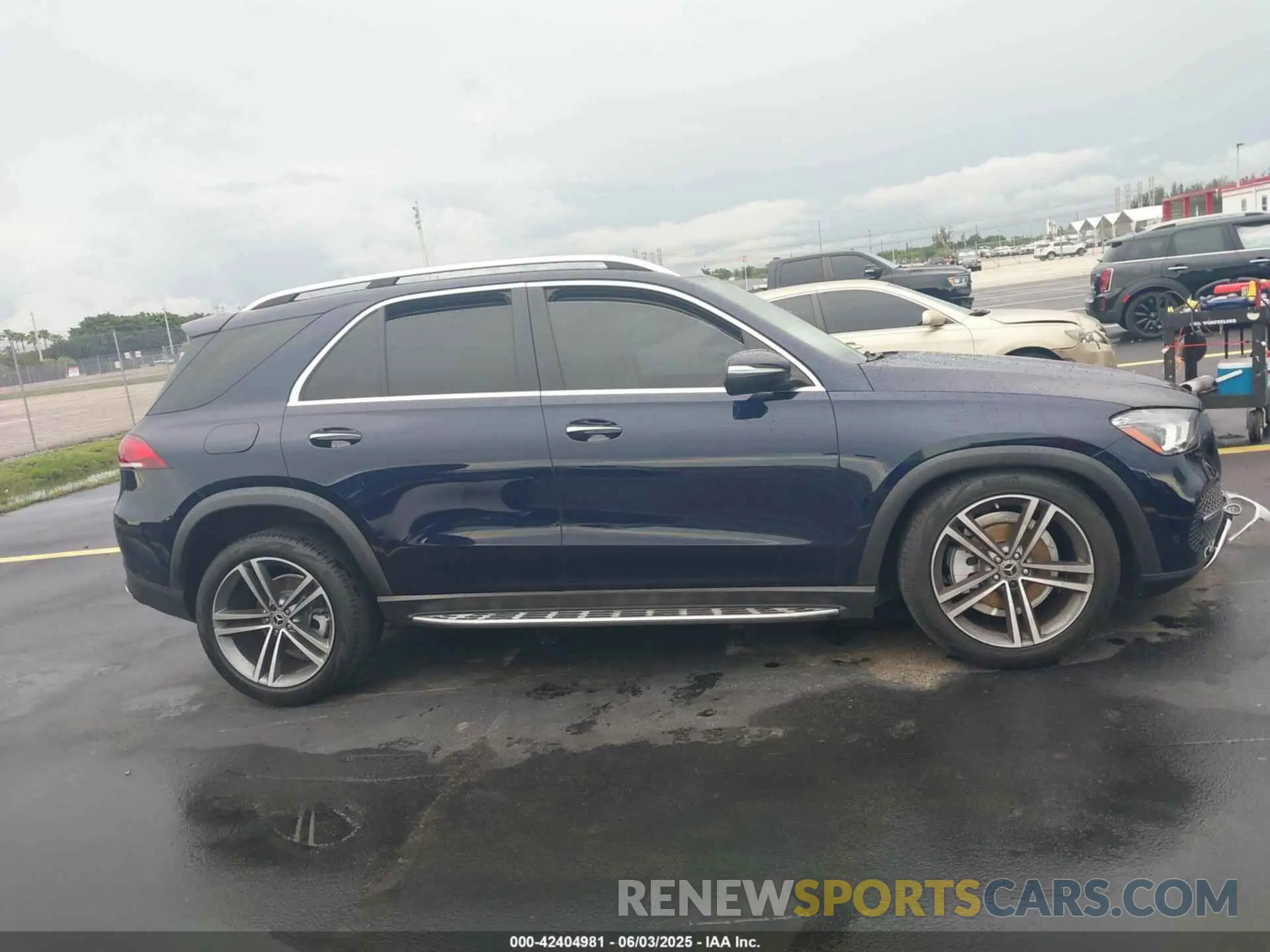 13 Photograph of a damaged car 4JGFB4JB3MA305550 MERCEDES-BENZ GLE 350 2021