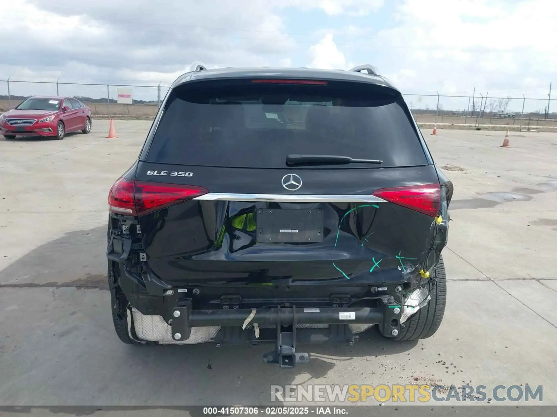 16 Photograph of a damaged car 4JGFB4JB6MA366097 MERCEDES-BENZ GLE 350 2021