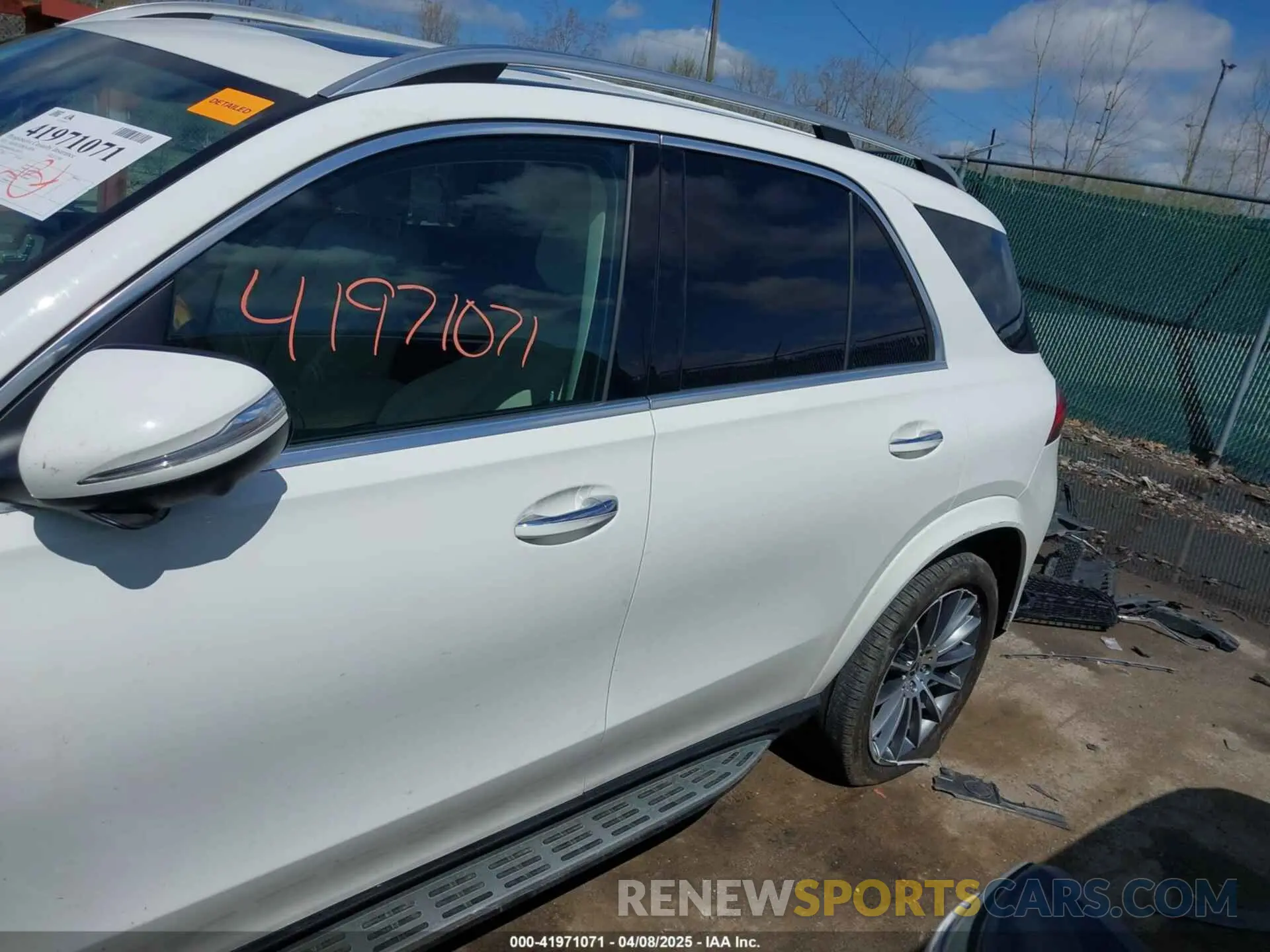 15 Photograph of a damaged car 4JGFB4KB4MA395175 MERCEDES-BENZ GLE 350 2021