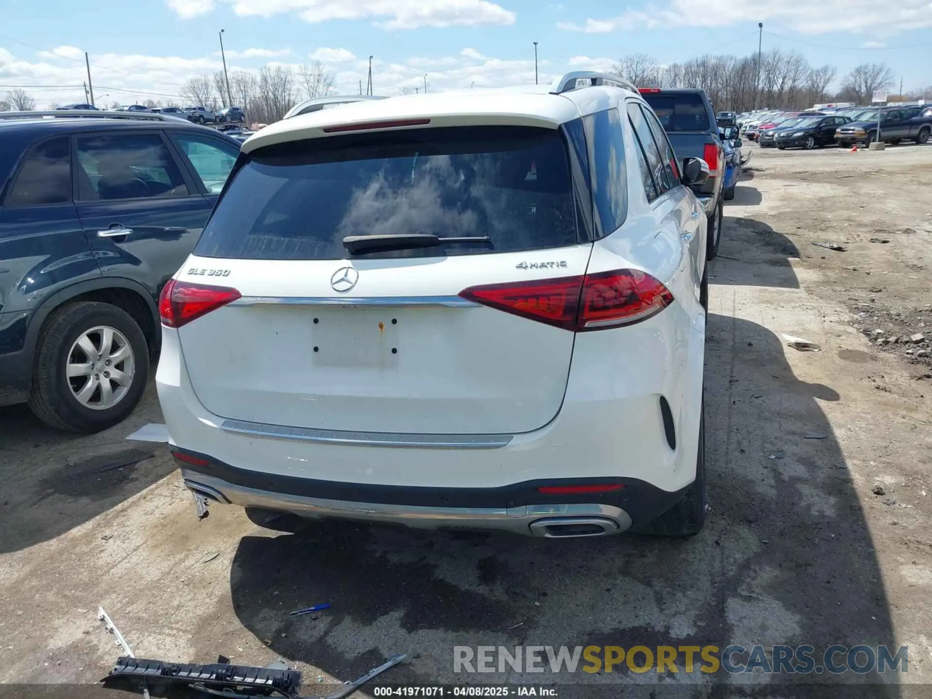 17 Photograph of a damaged car 4JGFB4KB4MA395175 MERCEDES-BENZ GLE 350 2021