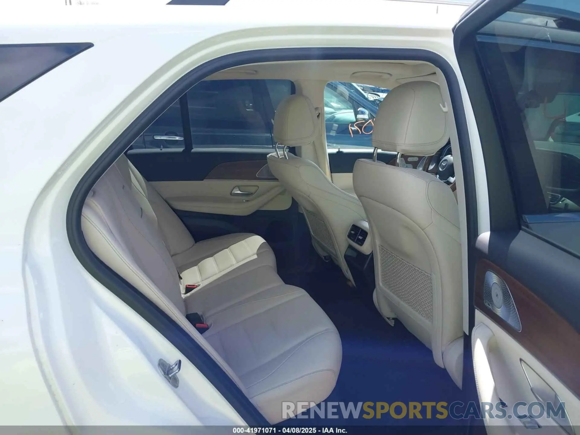 8 Photograph of a damaged car 4JGFB4KB4MA395175 MERCEDES-BENZ GLE 350 2021