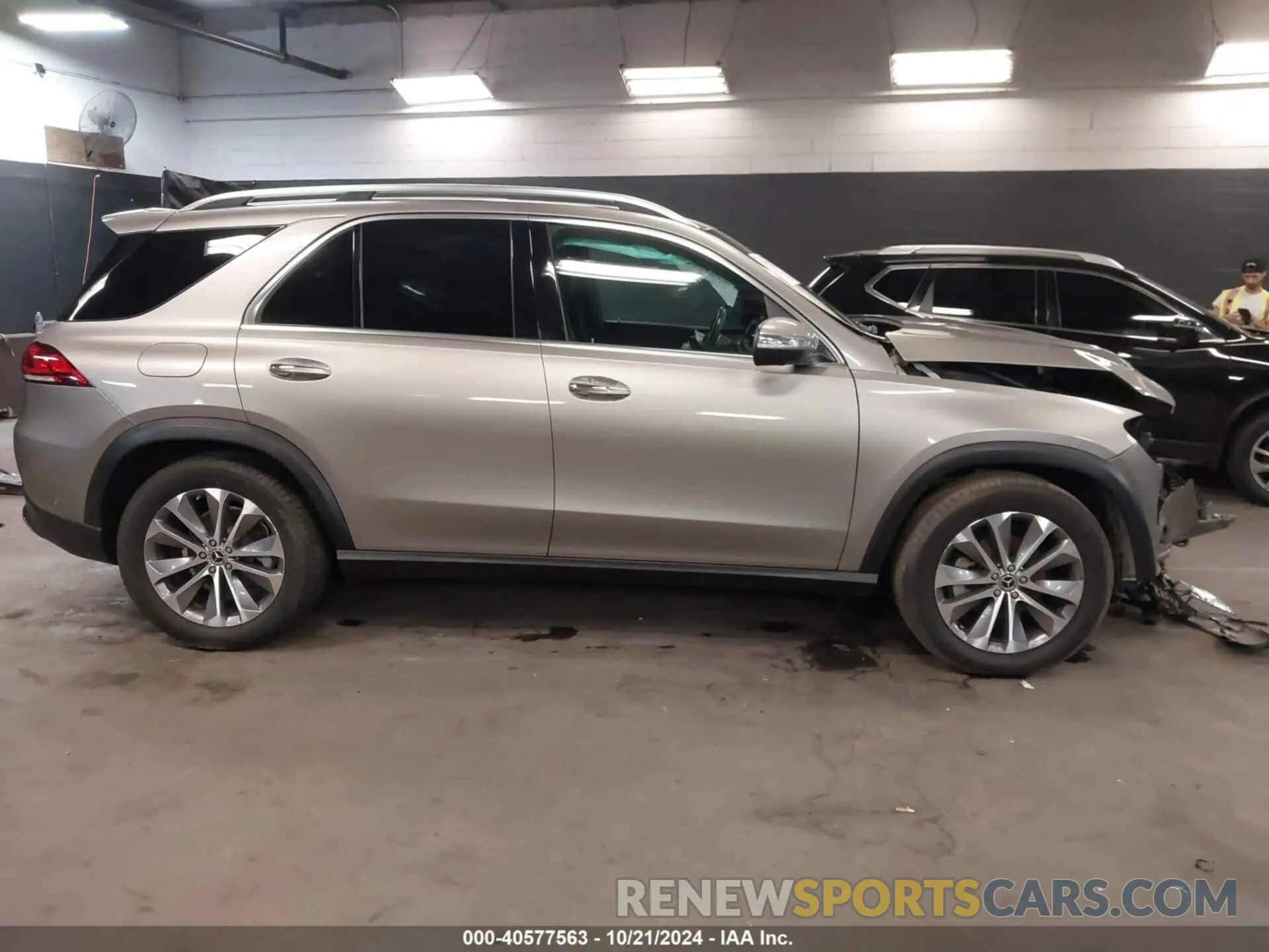 14 Photograph of a damaged car 4JGFB4KB9MA564378 MERCEDES-BENZ GLE 350 2021