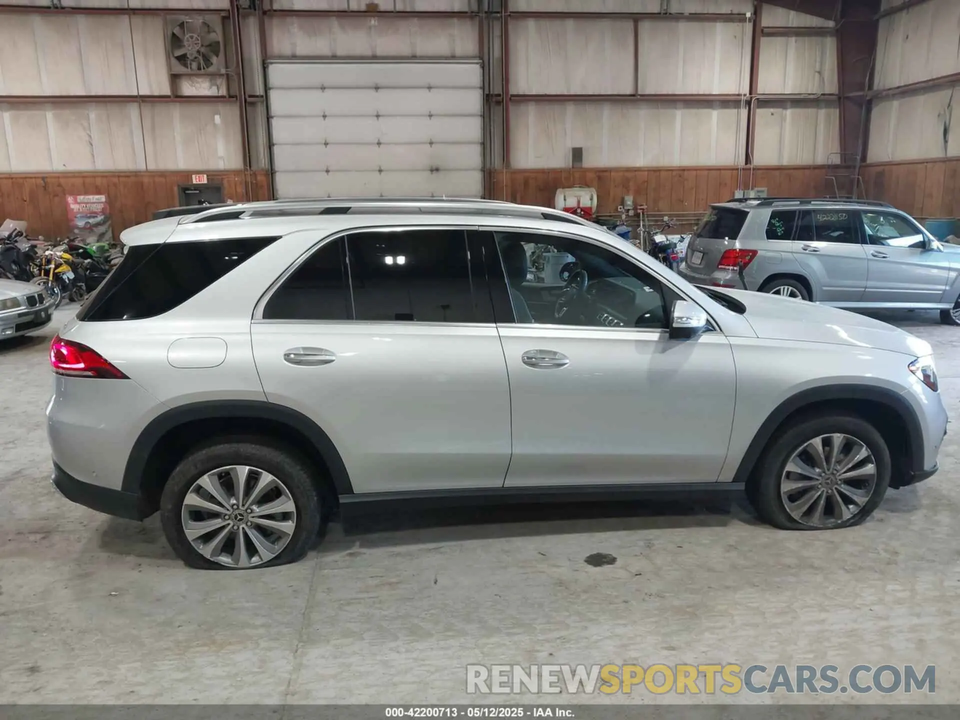 13 Photograph of a damaged car 4JGFB4KBXMA439132 MERCEDES-BENZ GLE 350 2021