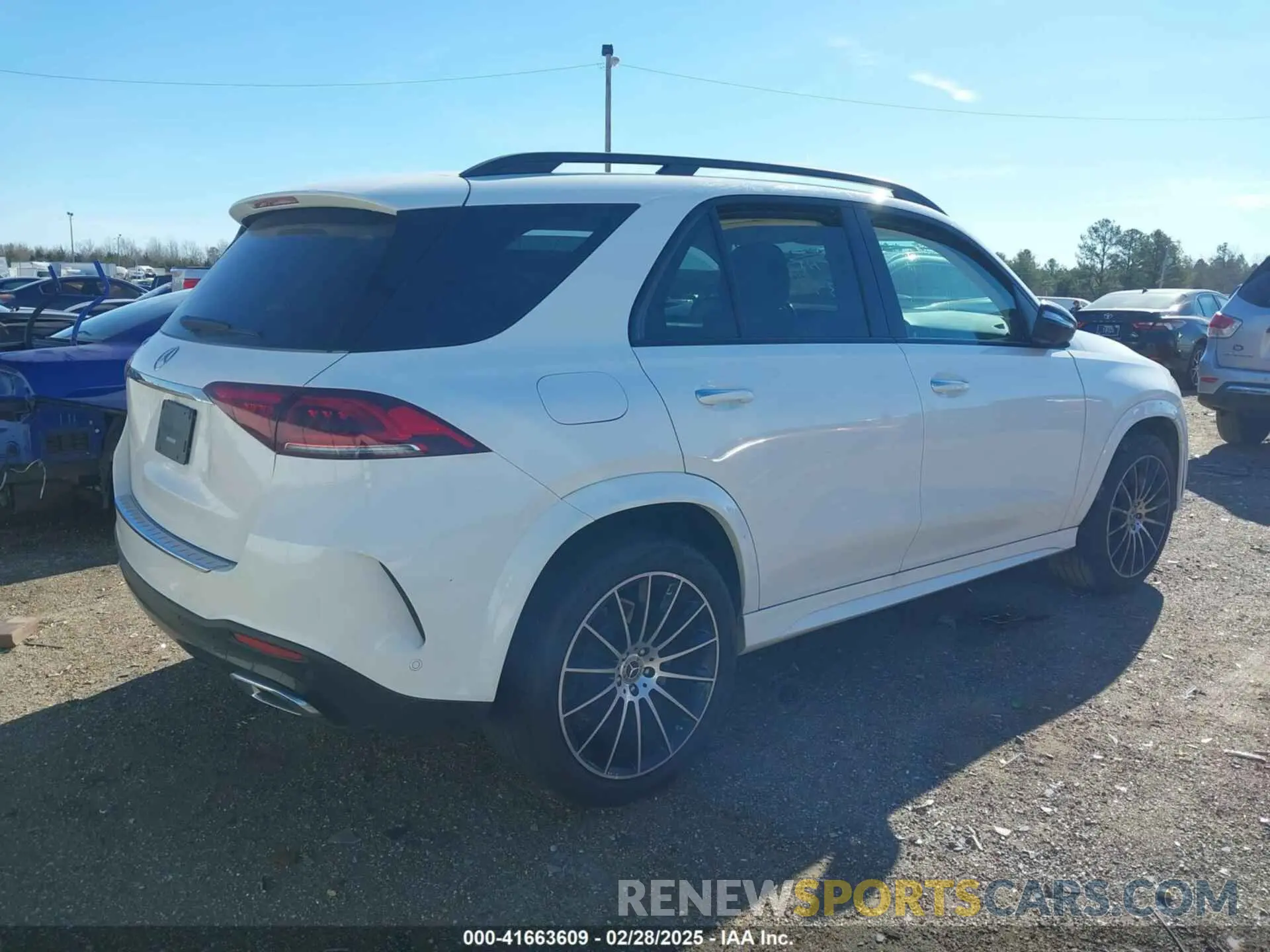 4 Photograph of a damaged car 4JGFB4JB1NA579119 MERCEDES-BENZ GLE 350 2022