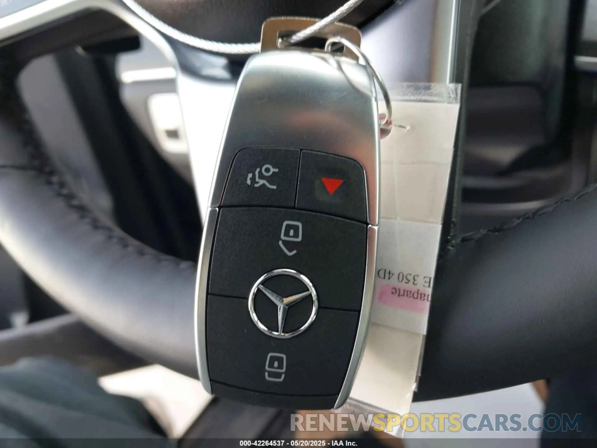 11 Photograph of a damaged car 4JGFB4JB3NA770590 MERCEDES-BENZ GLE 350 2022