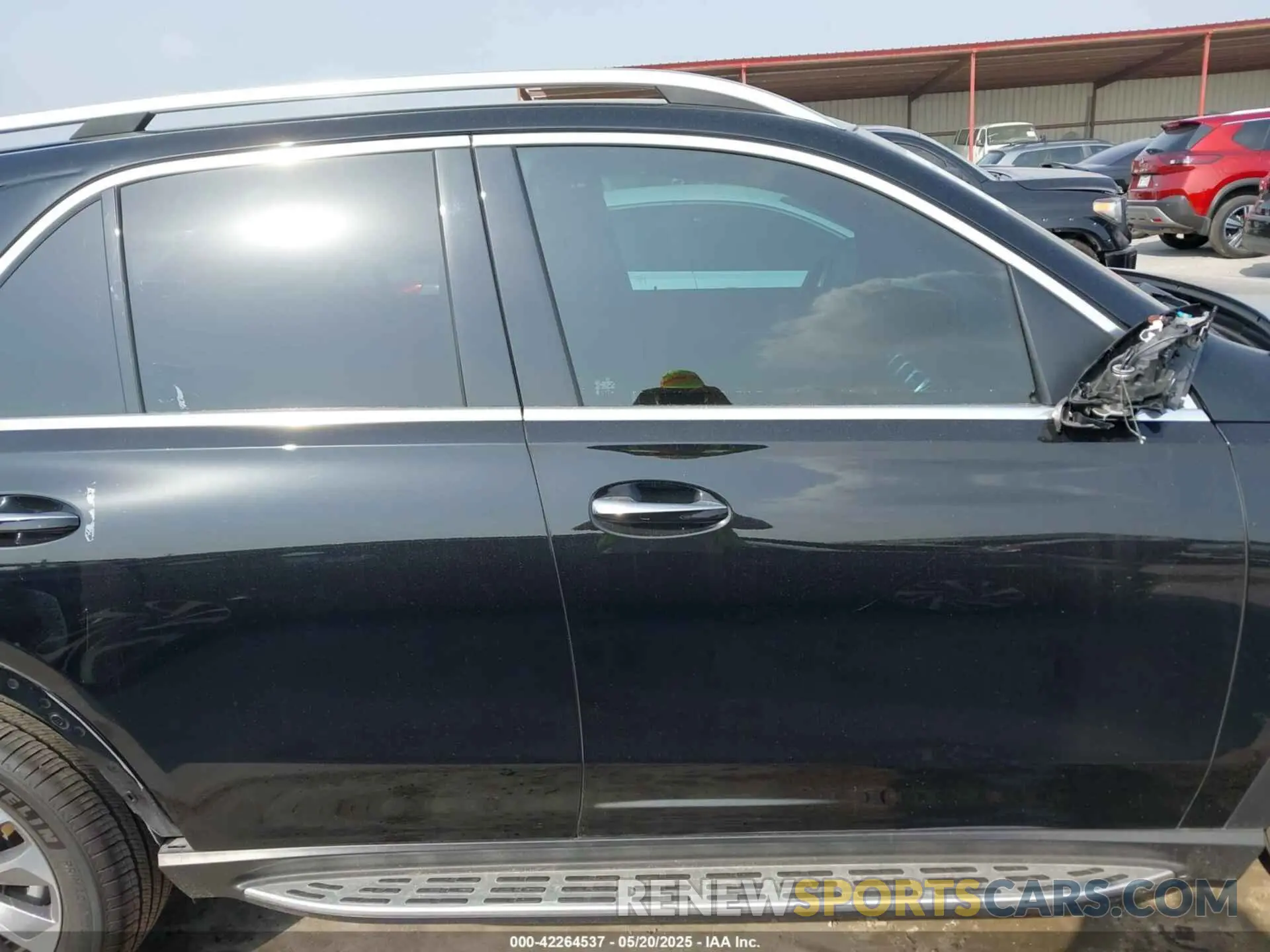 13 Photograph of a damaged car 4JGFB4JB3NA770590 MERCEDES-BENZ GLE 350 2022