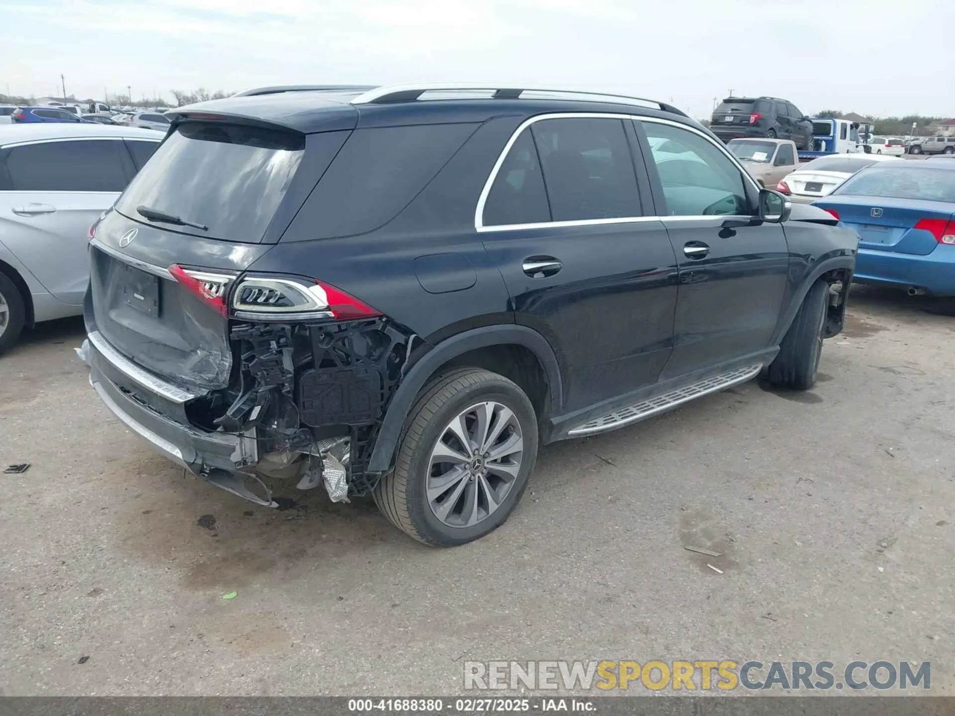 4 Photograph of a damaged car 4JGFB4JB3NA794839 MERCEDES-BENZ GLE 350 2022