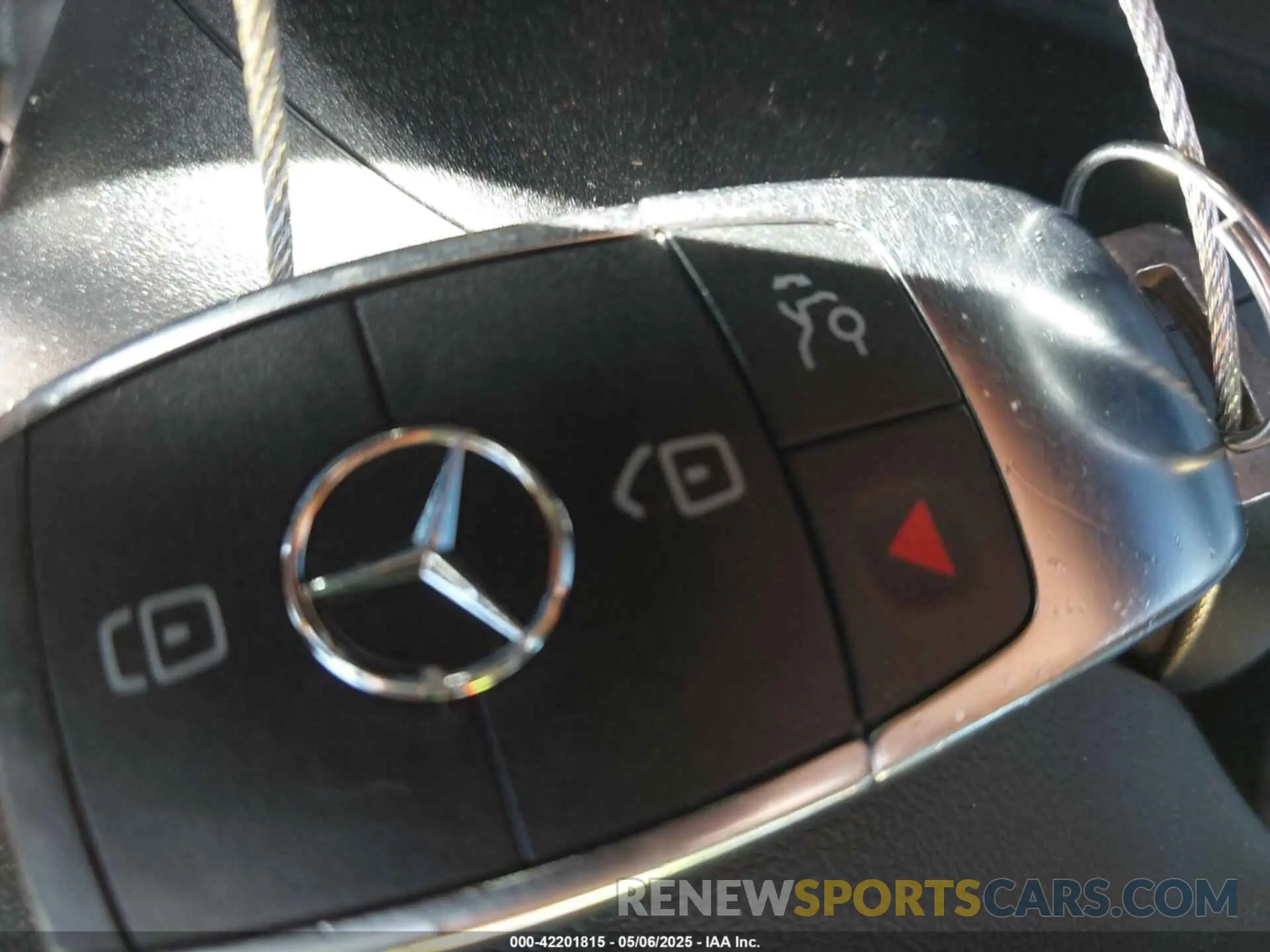 11 Photograph of a damaged car 4JGFB4JB4NA677660 MERCEDES-BENZ GLE 350 2022