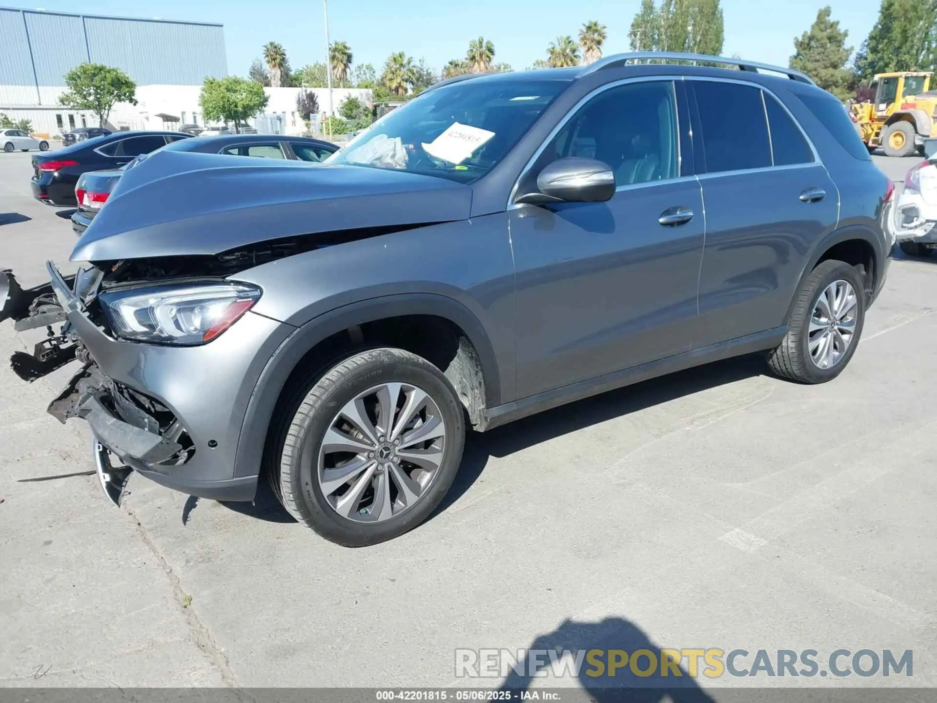 2 Photograph of a damaged car 4JGFB4JB4NA677660 MERCEDES-BENZ GLE 350 2022
