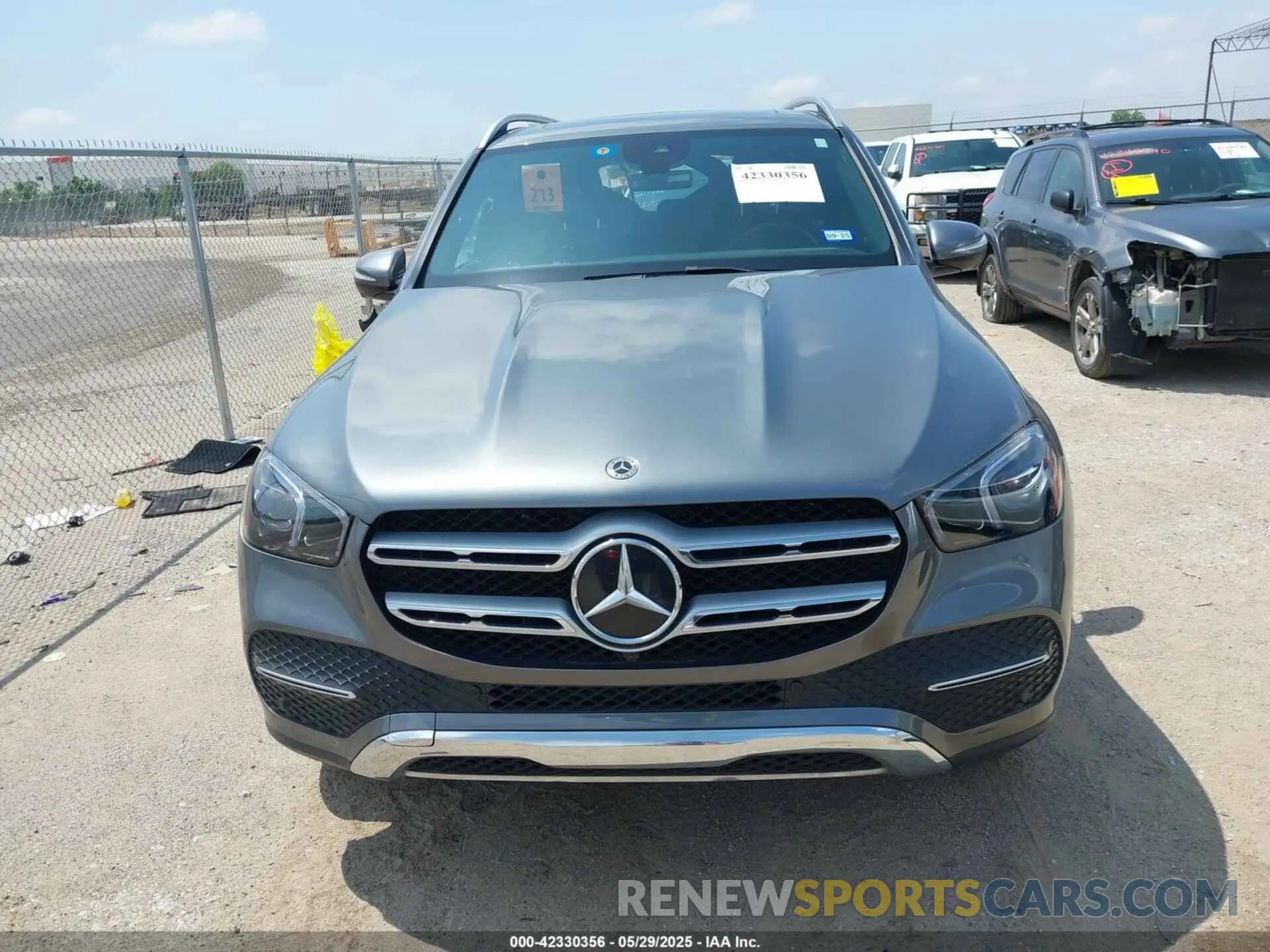 12 Photograph of a damaged car 4JGFB4JB4NA762692 MERCEDES-BENZ GLE 350 2022