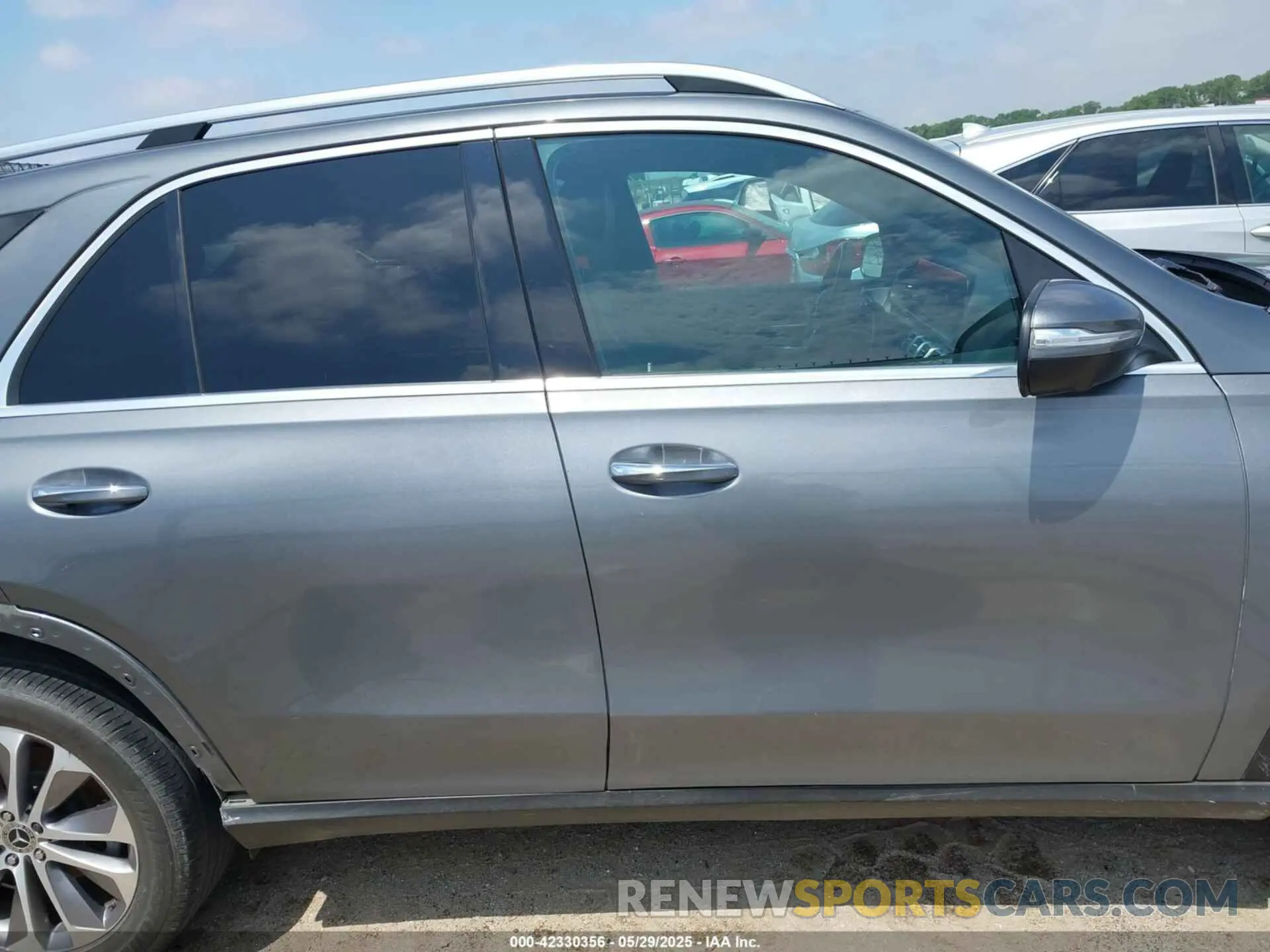13 Photograph of a damaged car 4JGFB4JB4NA762692 MERCEDES-BENZ GLE 350 2022