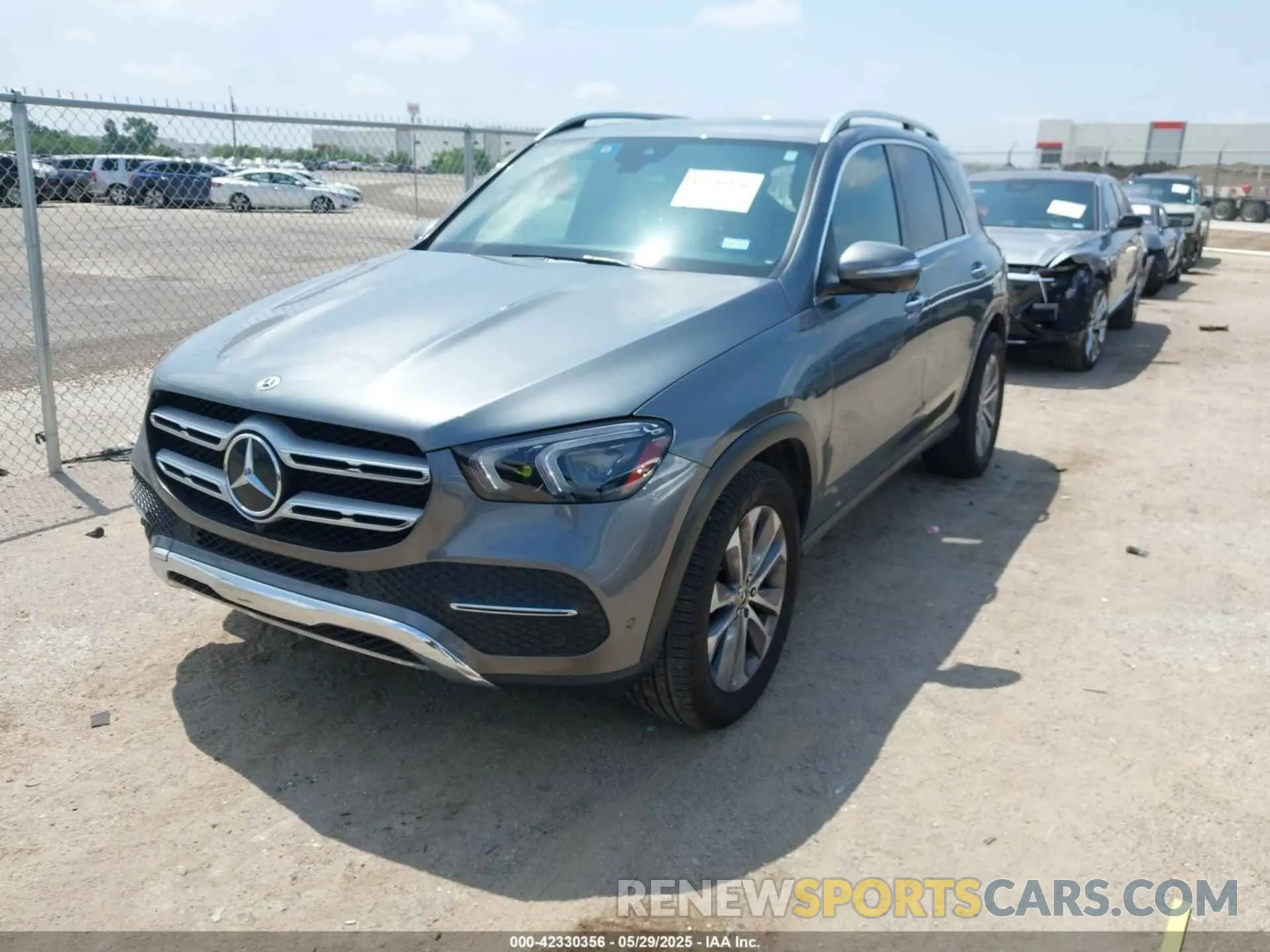 2 Photograph of a damaged car 4JGFB4JB4NA762692 MERCEDES-BENZ GLE 350 2022