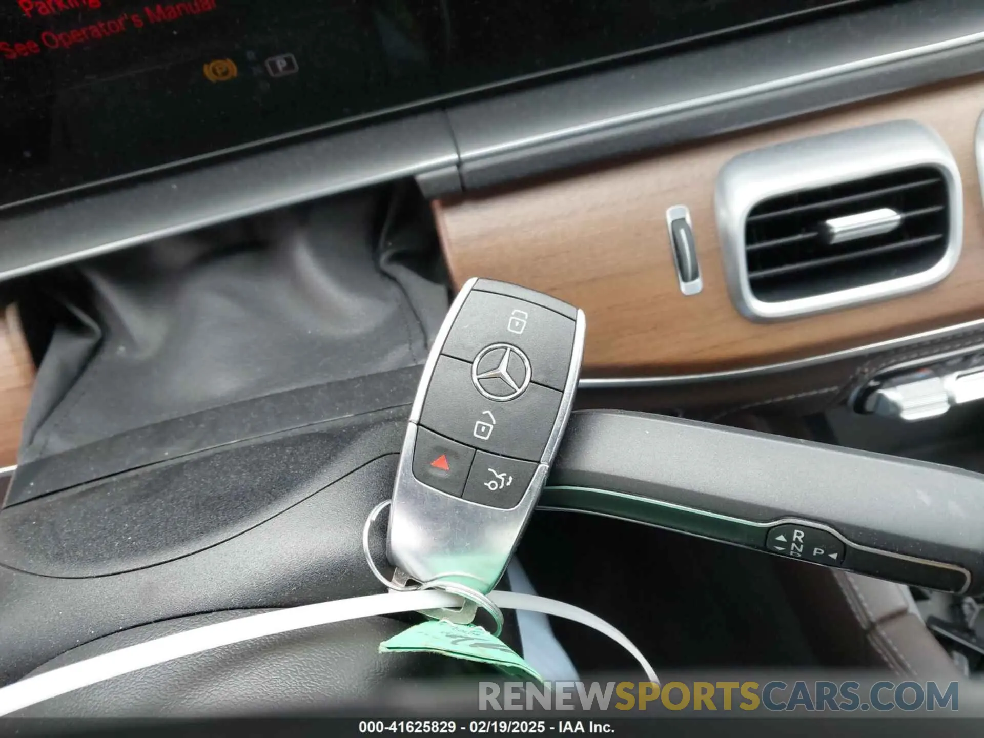 11 Photograph of a damaged car 4JGFB4JB5NA639970 MERCEDES-BENZ GLE 350 2022
