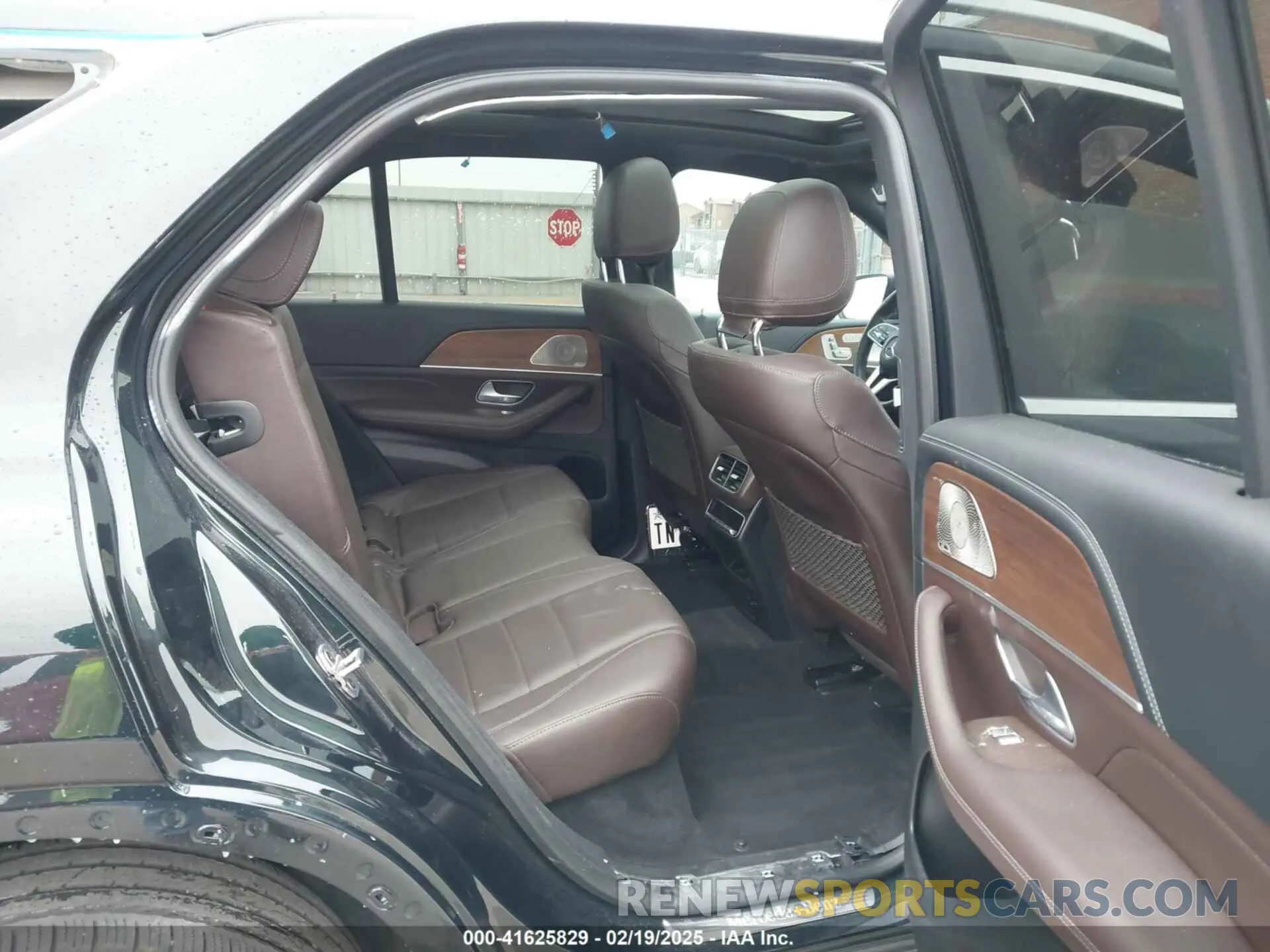 8 Photograph of a damaged car 4JGFB4JB5NA639970 MERCEDES-BENZ GLE 350 2022