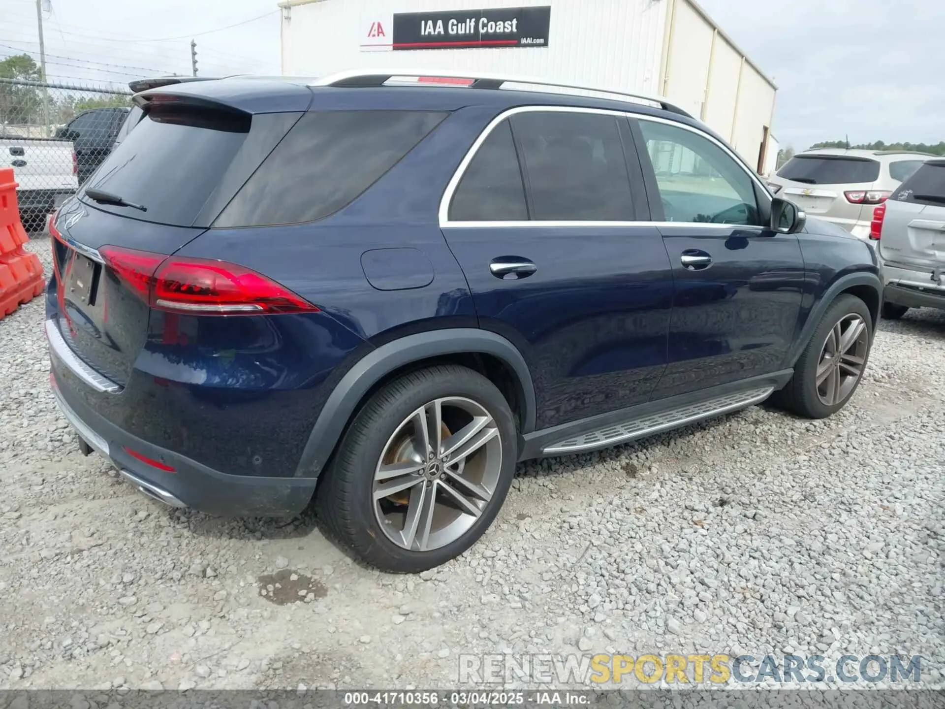 4 Photograph of a damaged car 4JGFB4JB5NA659586 MERCEDES-BENZ GLE 350 2022