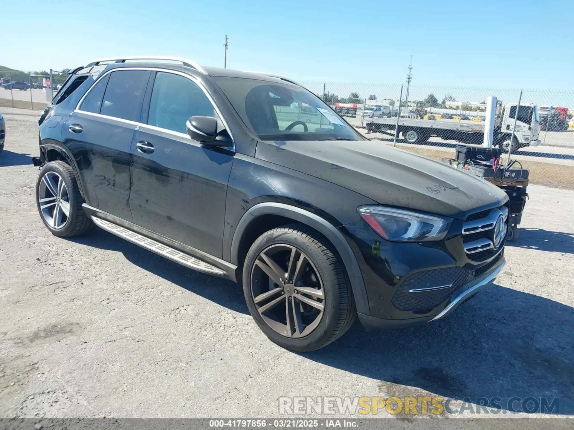 1 Photograph of a damaged car 4JGFB4JB5NA715798 MERCEDES-BENZ GLE 350 2022
