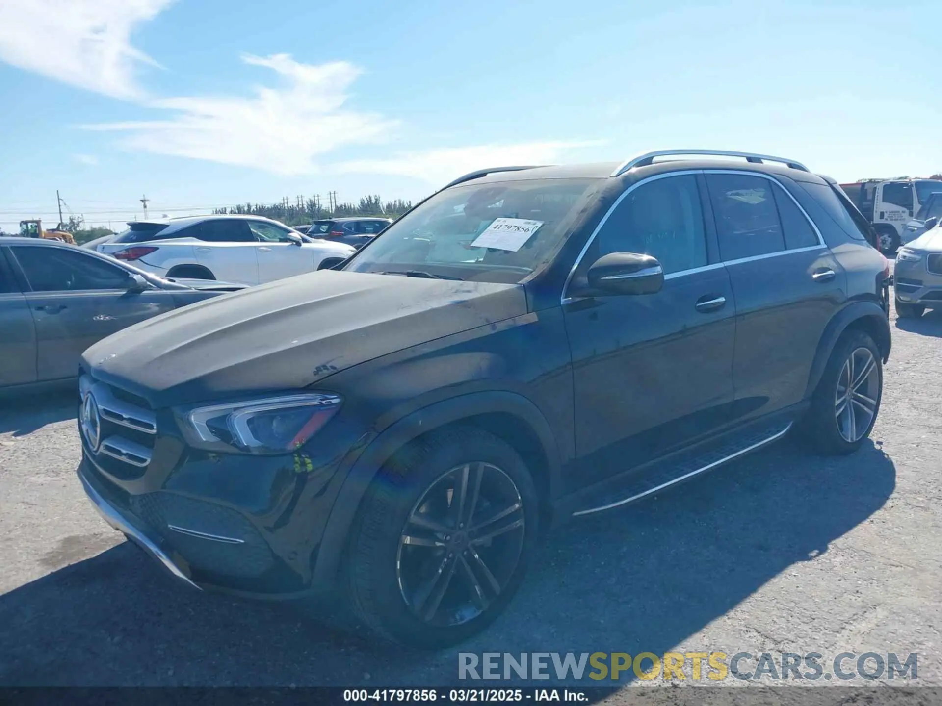 2 Photograph of a damaged car 4JGFB4JB5NA715798 MERCEDES-BENZ GLE 350 2022