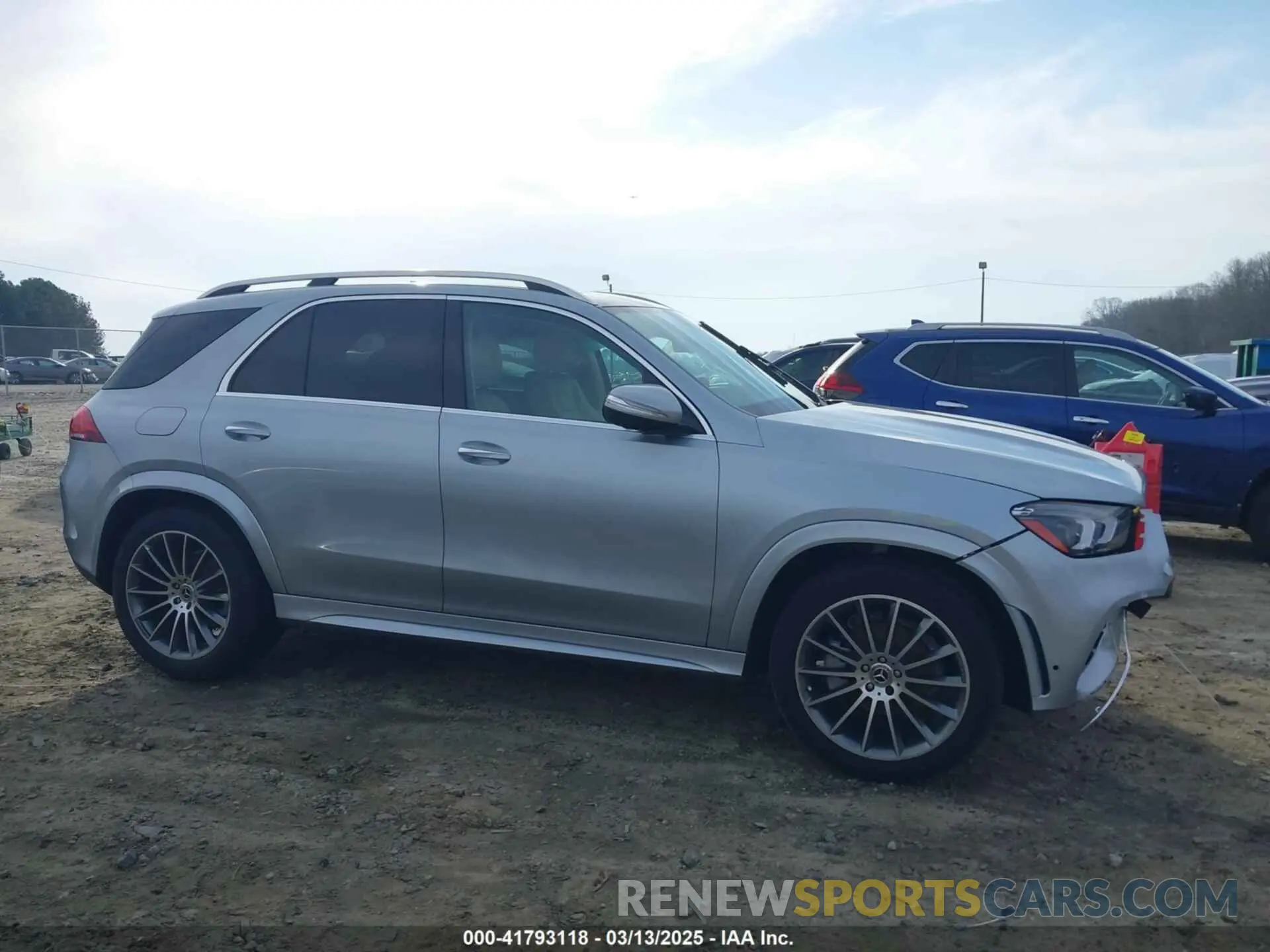 13 Photograph of a damaged car 4JGFB4JB5NA818851 MERCEDES-BENZ GLE 350 2022