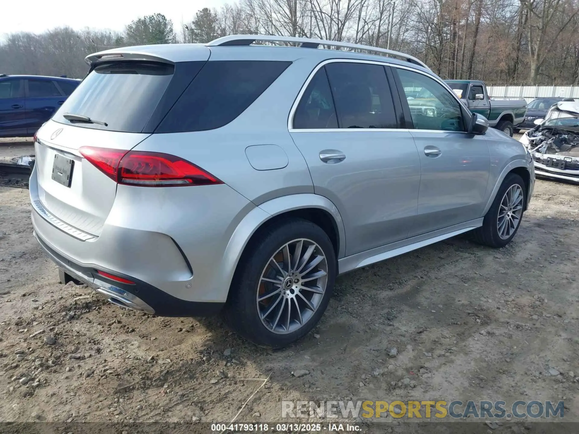 4 Photograph of a damaged car 4JGFB4JB5NA818851 MERCEDES-BENZ GLE 350 2022