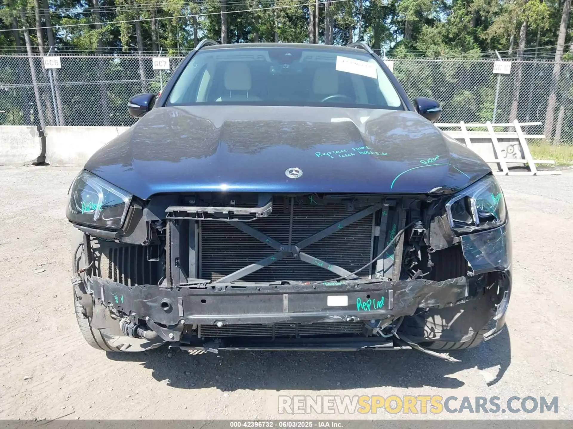 13 Photograph of a damaged car 4JGFB4JB7NA793709 MERCEDES-BENZ GLE 350 2022