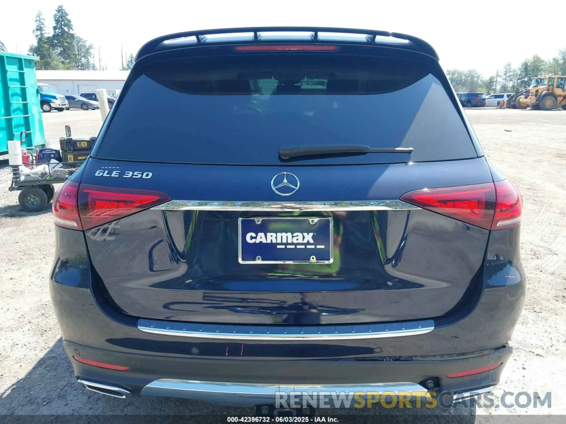 17 Photograph of a damaged car 4JGFB4JB7NA793709 MERCEDES-BENZ GLE 350 2022