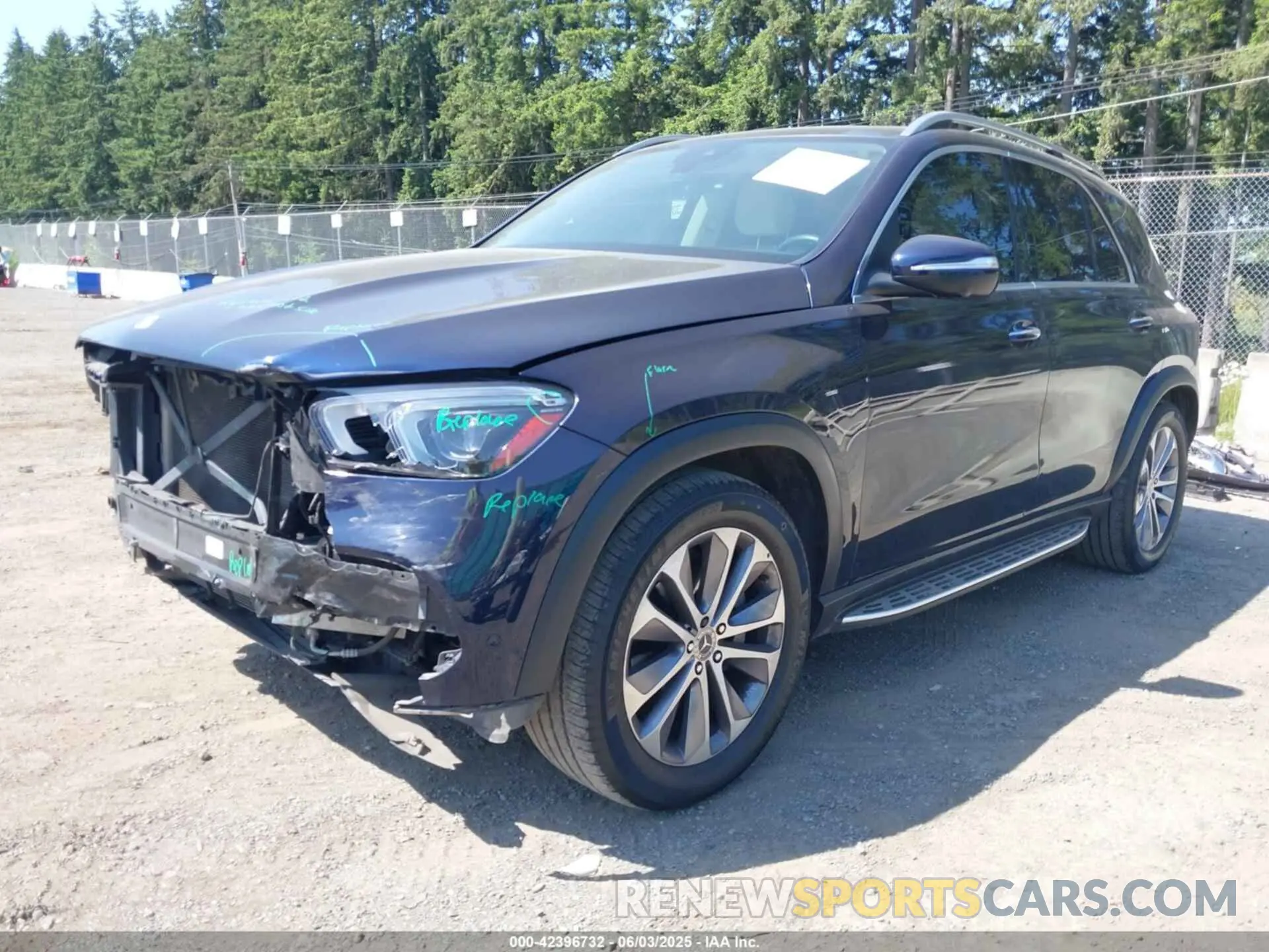2 Photograph of a damaged car 4JGFB4JB7NA793709 MERCEDES-BENZ GLE 350 2022