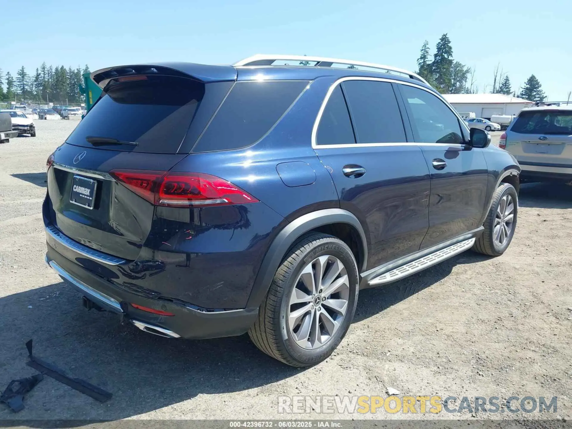 4 Photograph of a damaged car 4JGFB4JB7NA793709 MERCEDES-BENZ GLE 350 2022