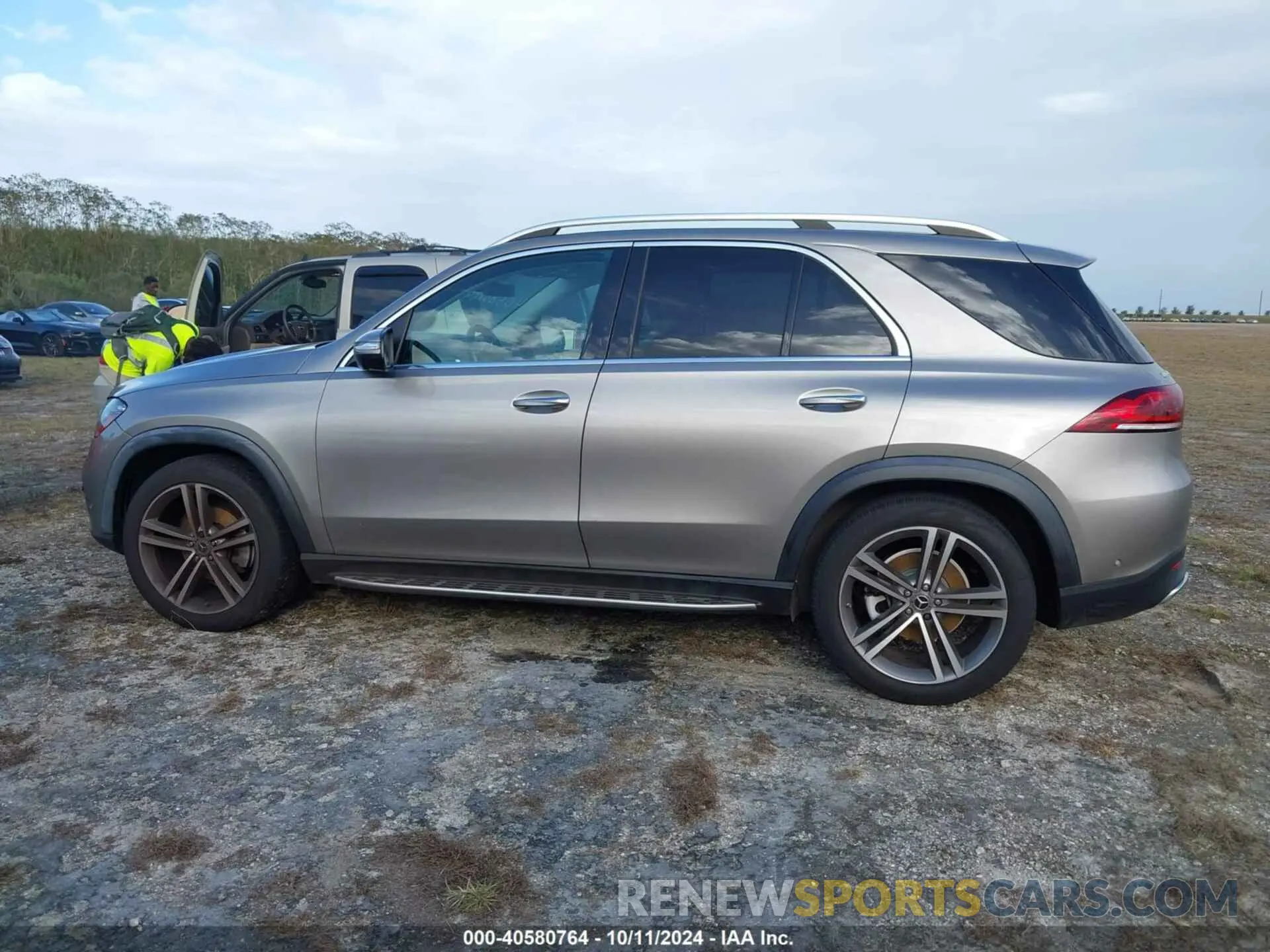 15 Photograph of a damaged car 4JGFB4JB9NA625540 MERCEDES-BENZ GLE 350 2022