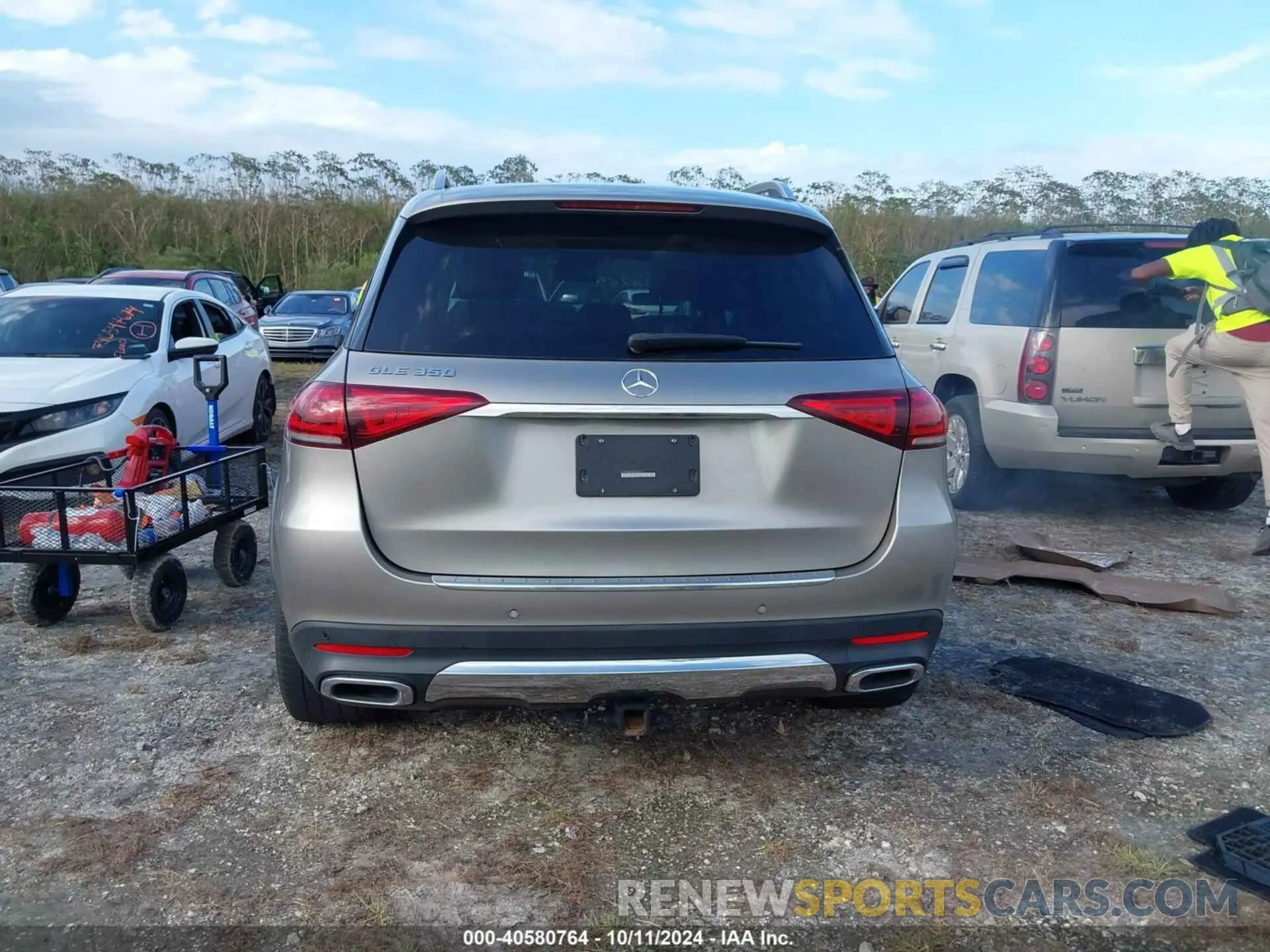 17 Photograph of a damaged car 4JGFB4JB9NA625540 MERCEDES-BENZ GLE 350 2022