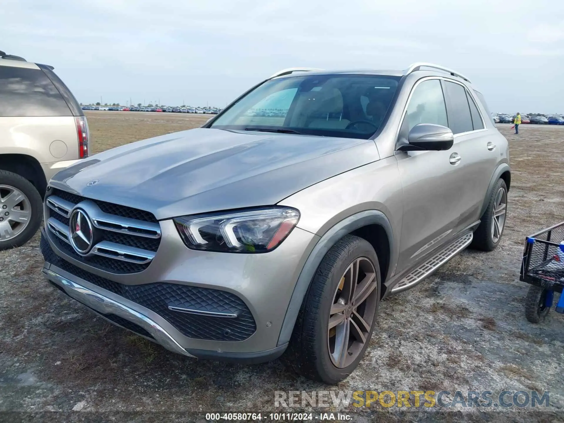 2 Photograph of a damaged car 4JGFB4JB9NA625540 MERCEDES-BENZ GLE 350 2022