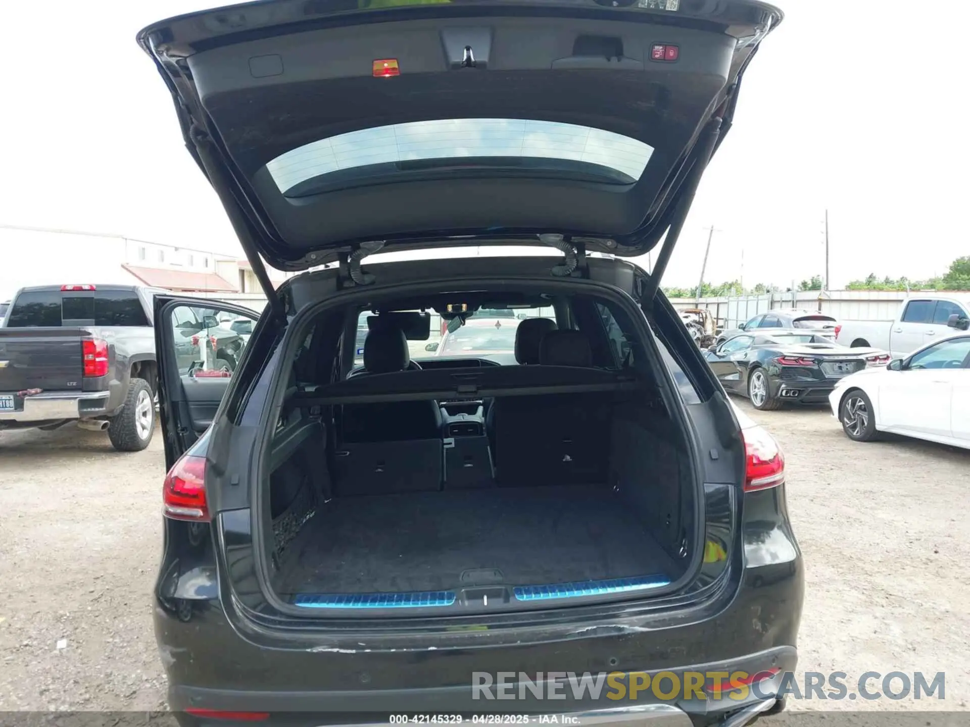 16 Photograph of a damaged car 4JGFB4JB9NA752546 MERCEDES-BENZ GLE 350 2022