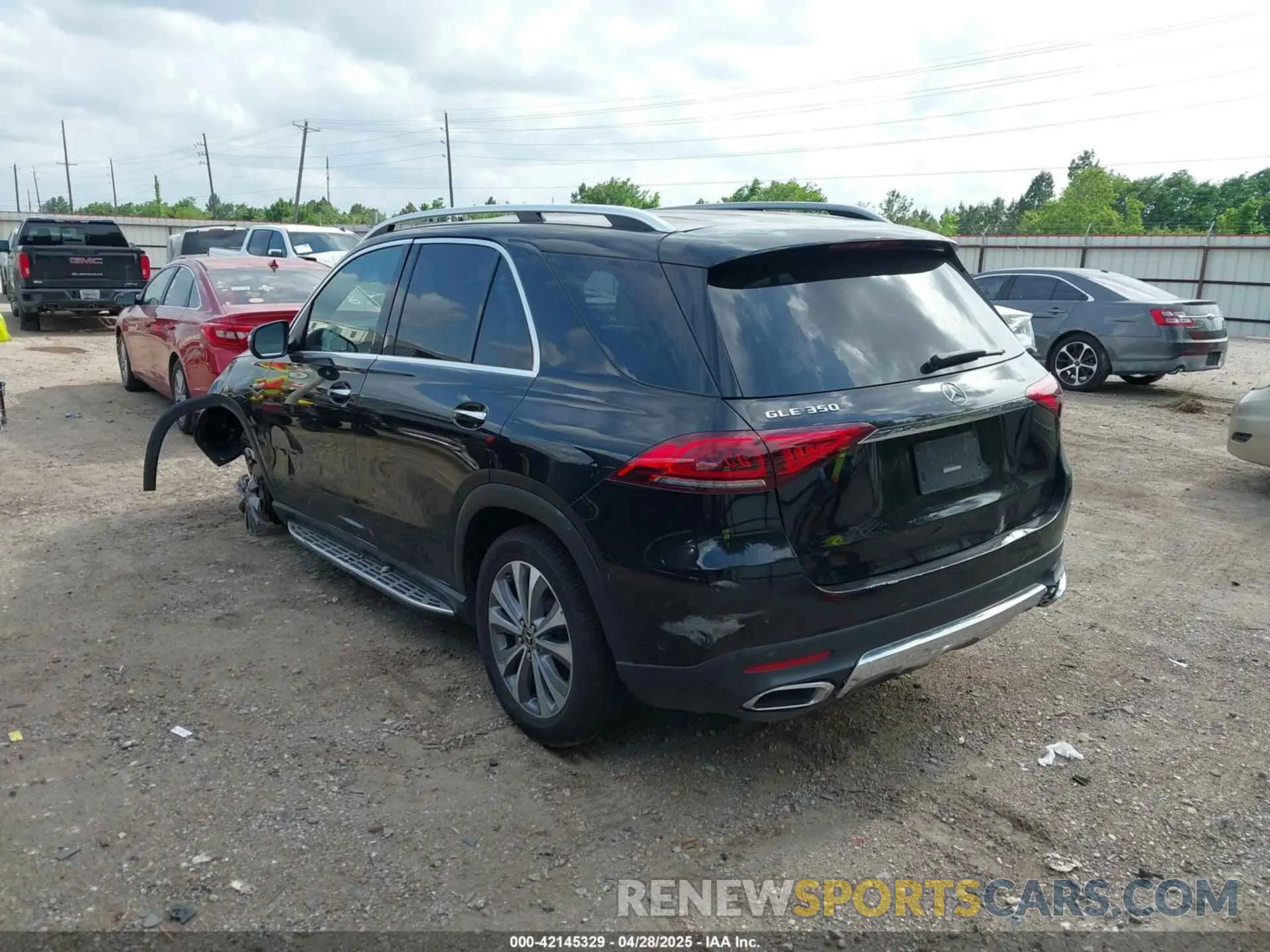 3 Photograph of a damaged car 4JGFB4JB9NA752546 MERCEDES-BENZ GLE 350 2022
