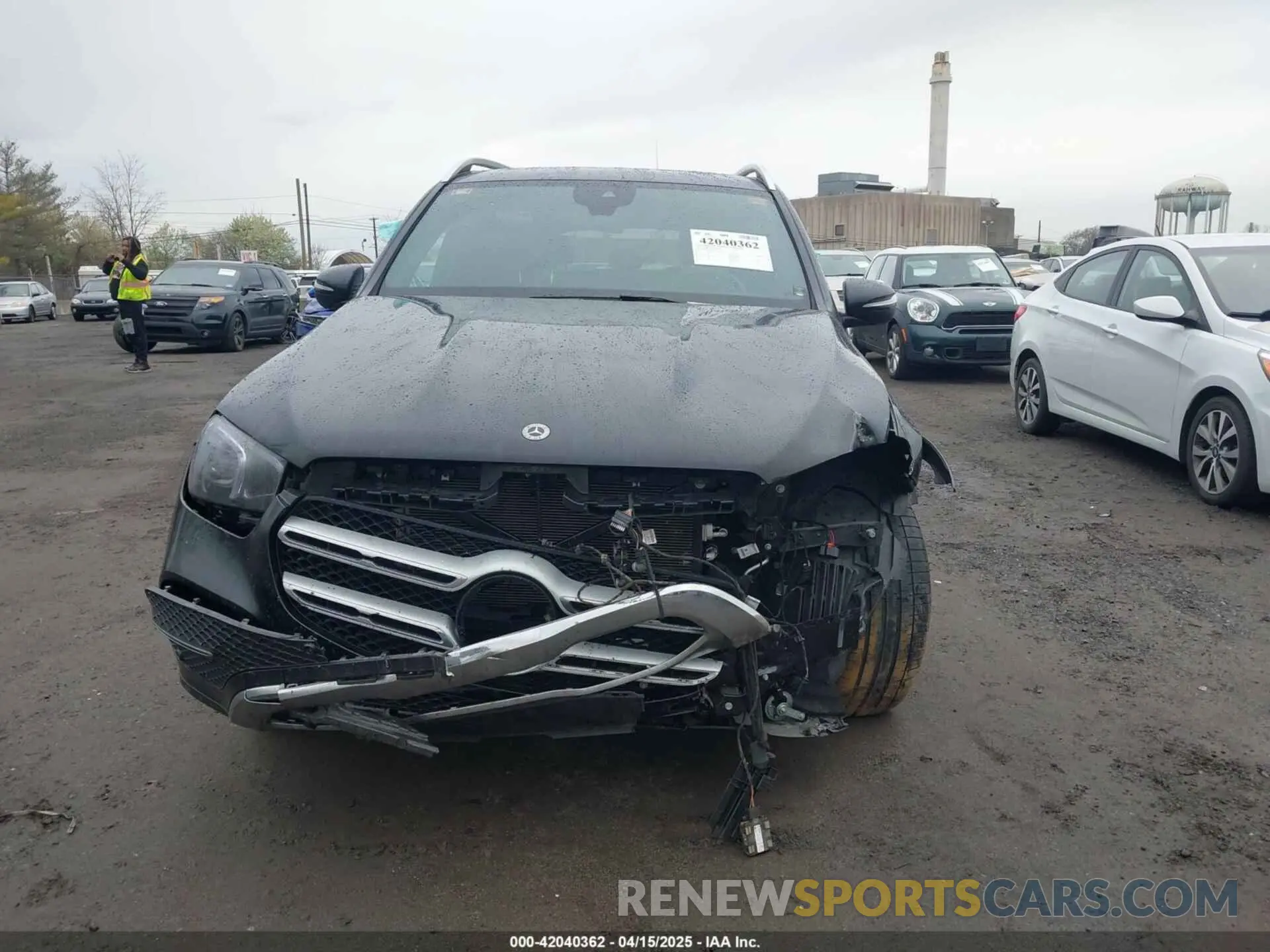 12 Photograph of a damaged car 4JGFB4JE5NA603335 MERCEDES-BENZ GLE 350 2022