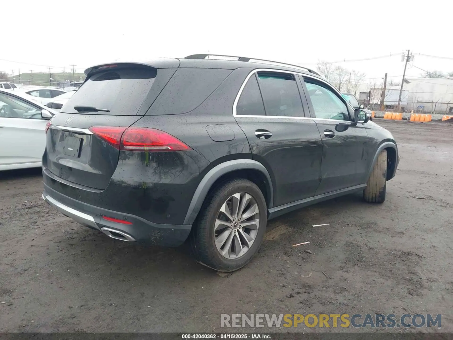 4 Photograph of a damaged car 4JGFB4JE5NA603335 MERCEDES-BENZ GLE 350 2022