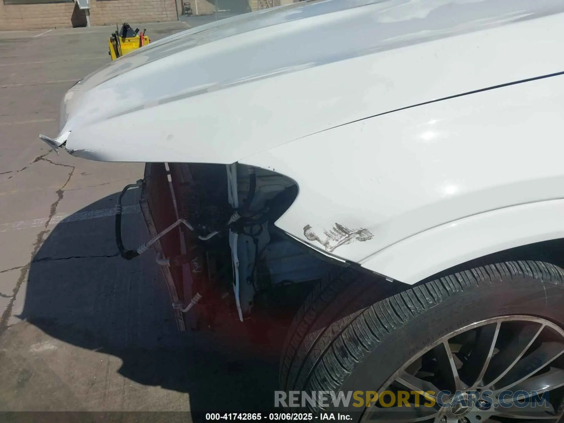 18 Photograph of a damaged car 4JGFB4KB0NA672342 MERCEDES-BENZ GLE 350 2022