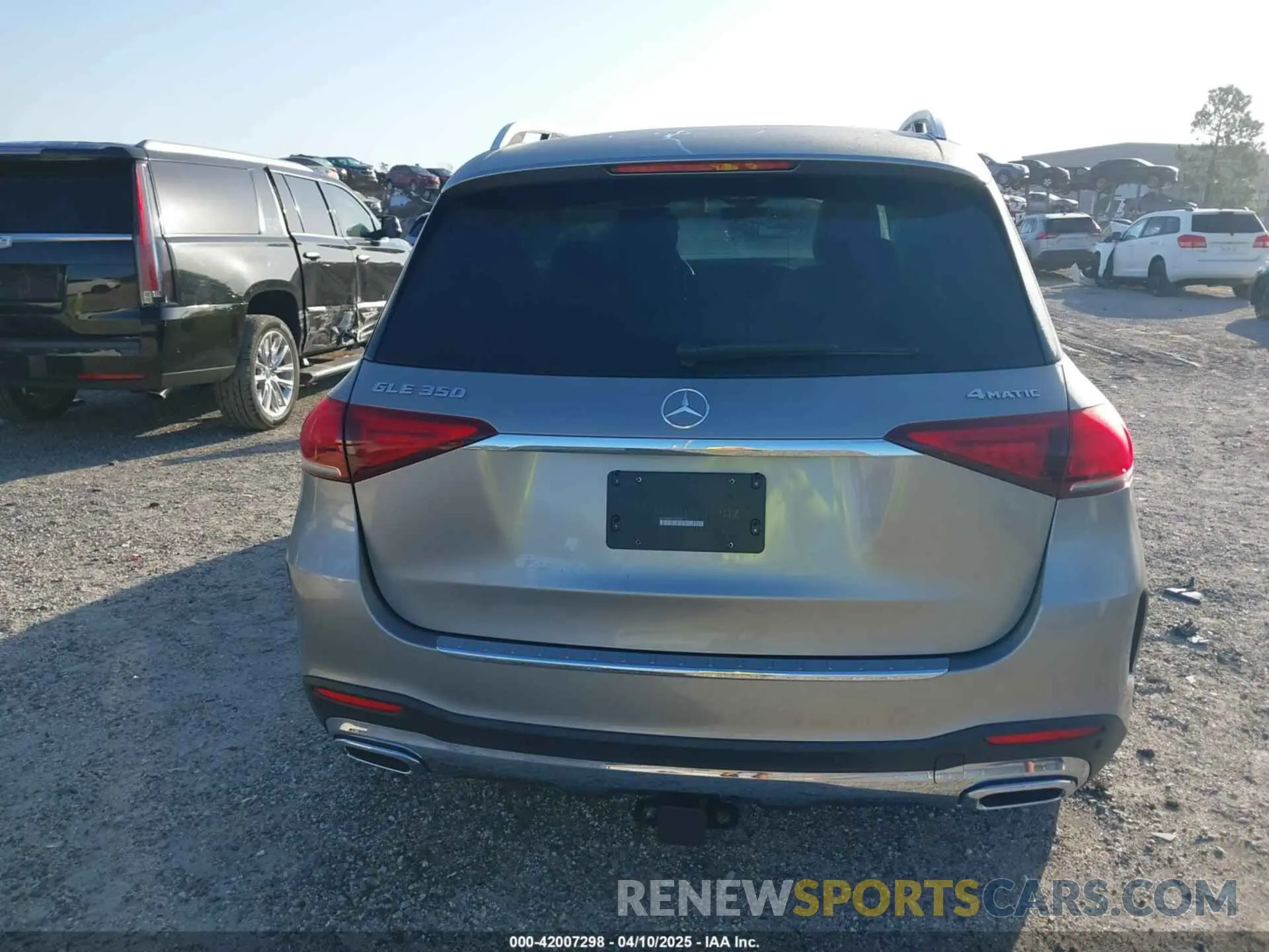 16 Photograph of a damaged car 4JGFB4KB1NA620119 MERCEDES-BENZ GLE 350 2022