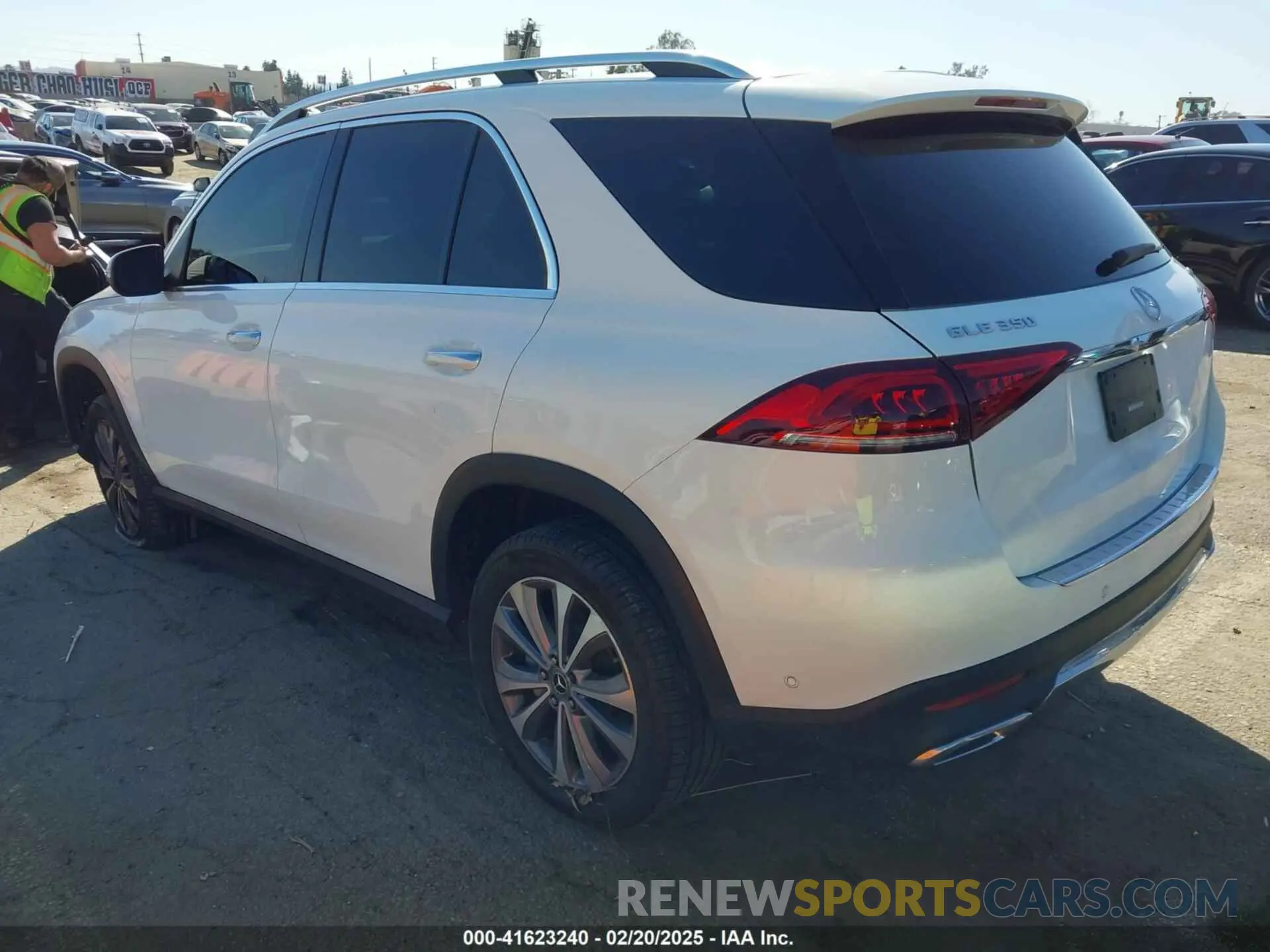 3 Photograph of a damaged car 4JGFB4KB2NA595537 MERCEDES-BENZ GLE 350 2022